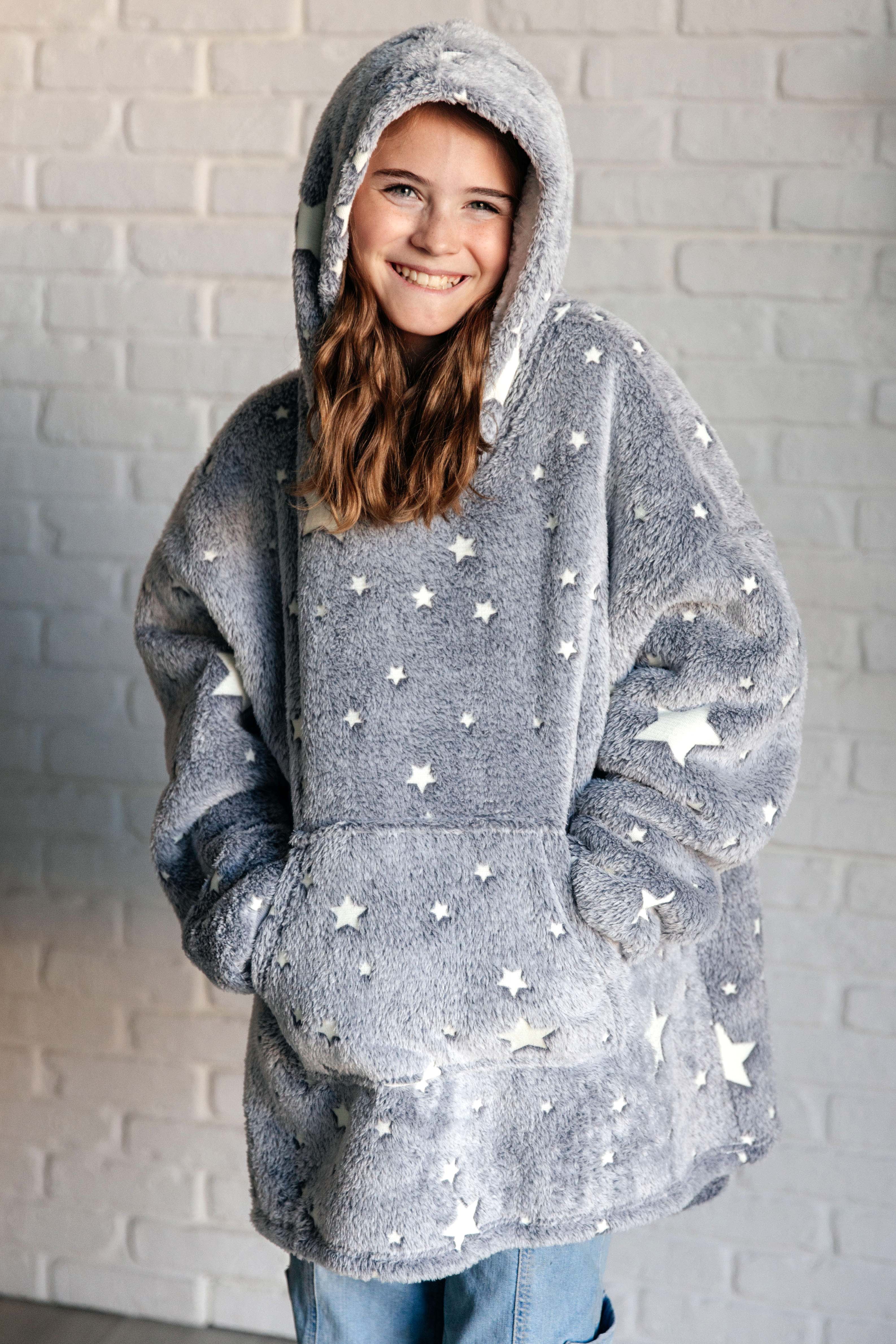 Kids Oversized Hoodie Blanket in Grey Stars - 12/6/2024 - Image 6
