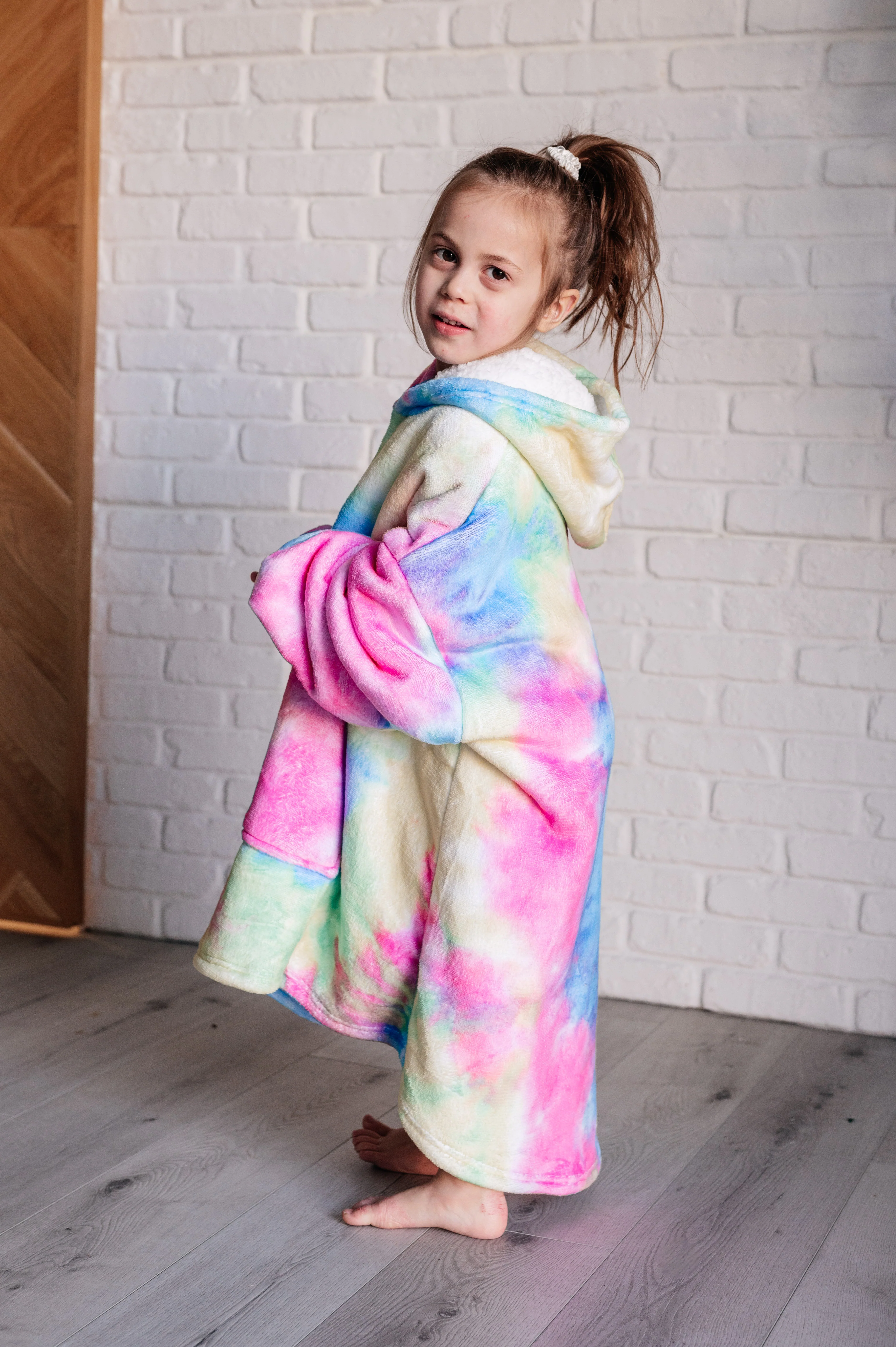 Kids Oversized Hoodie Blanket in Rainbow - 12/6/2024 - Image 7