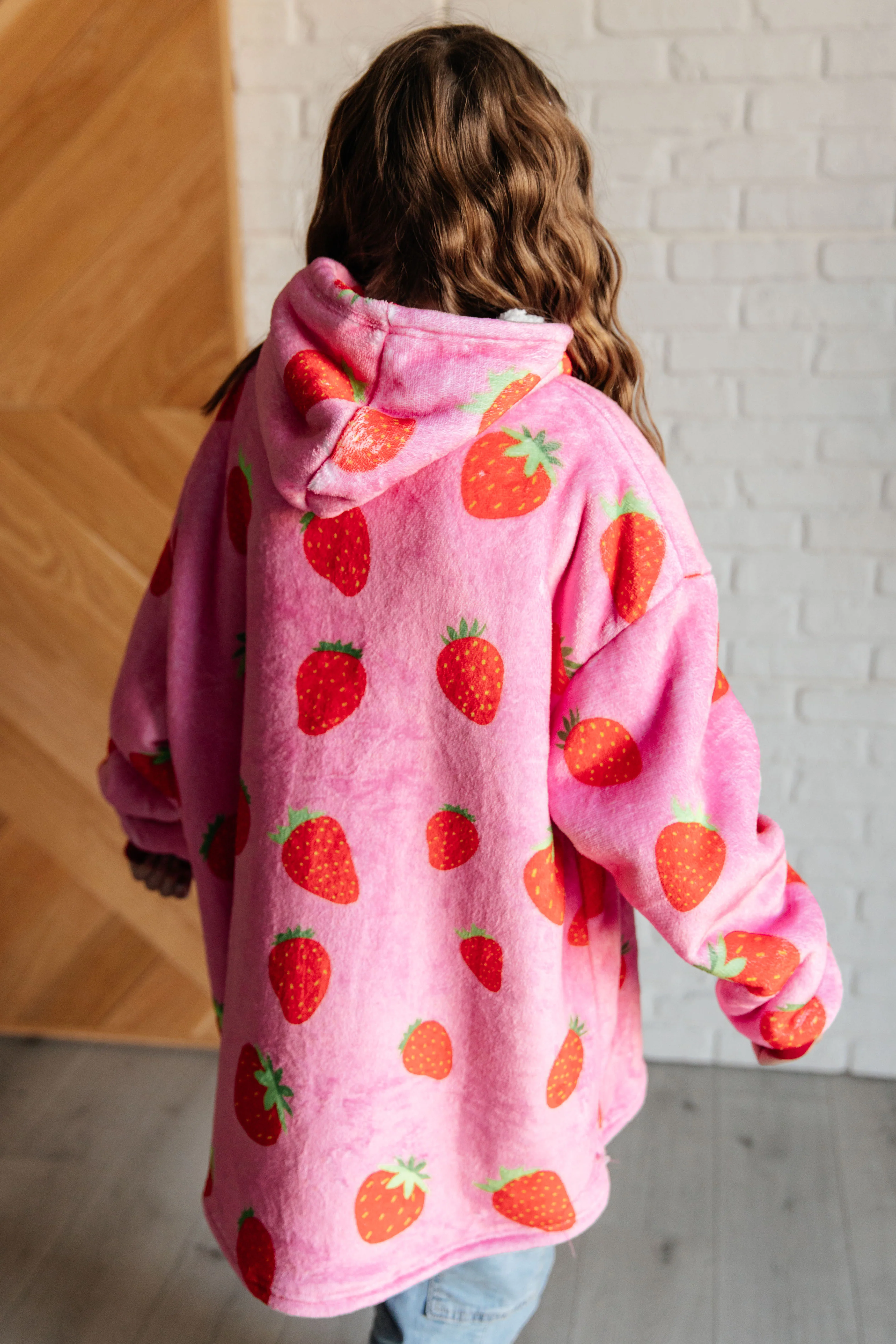 Kids Oversized Hoodie Blanket in Strawberry - 12/6/2024 - Image 9
