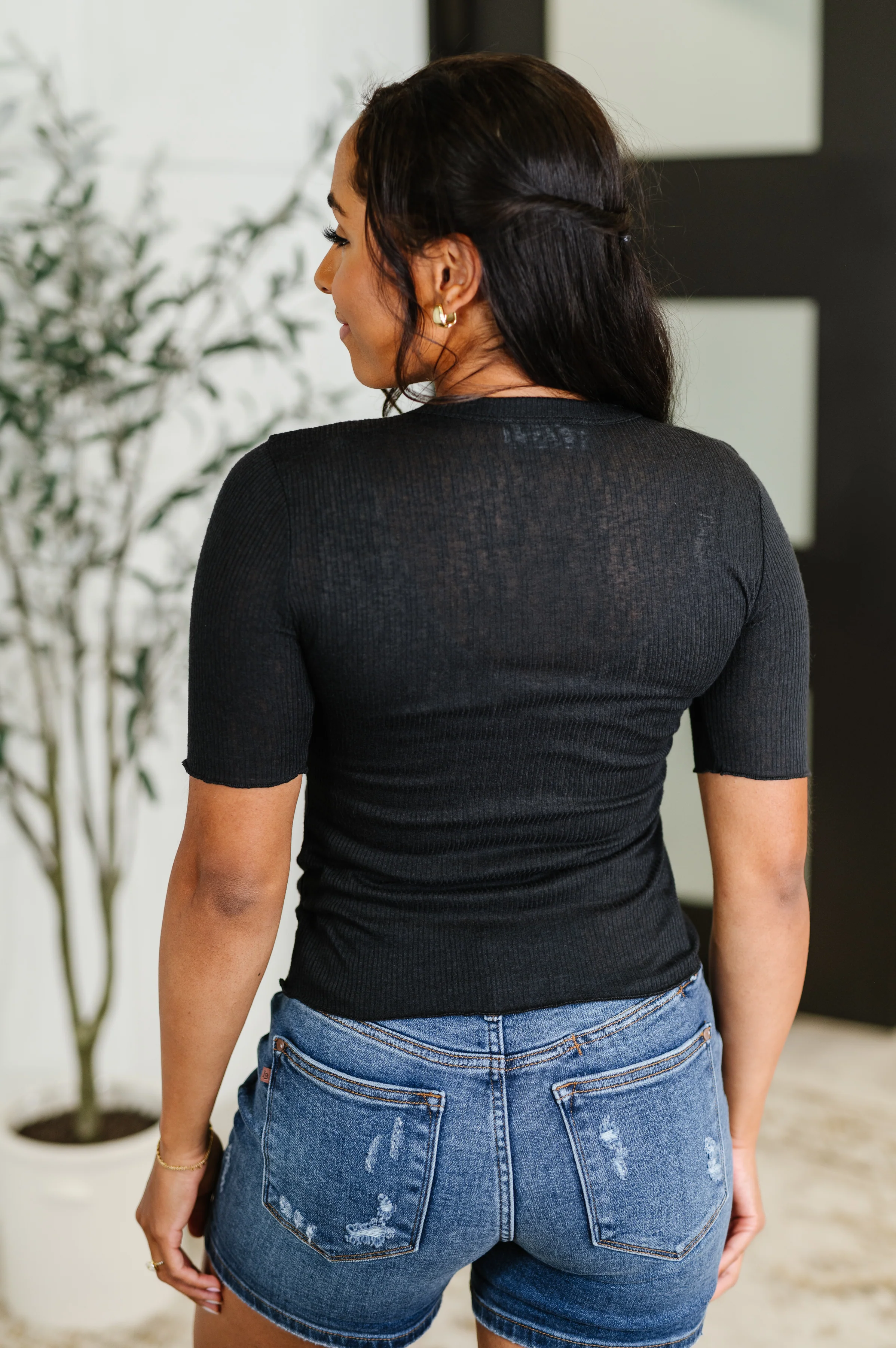 Knit Pick Basic Tee in Black - 6/13/2025 - Image 4