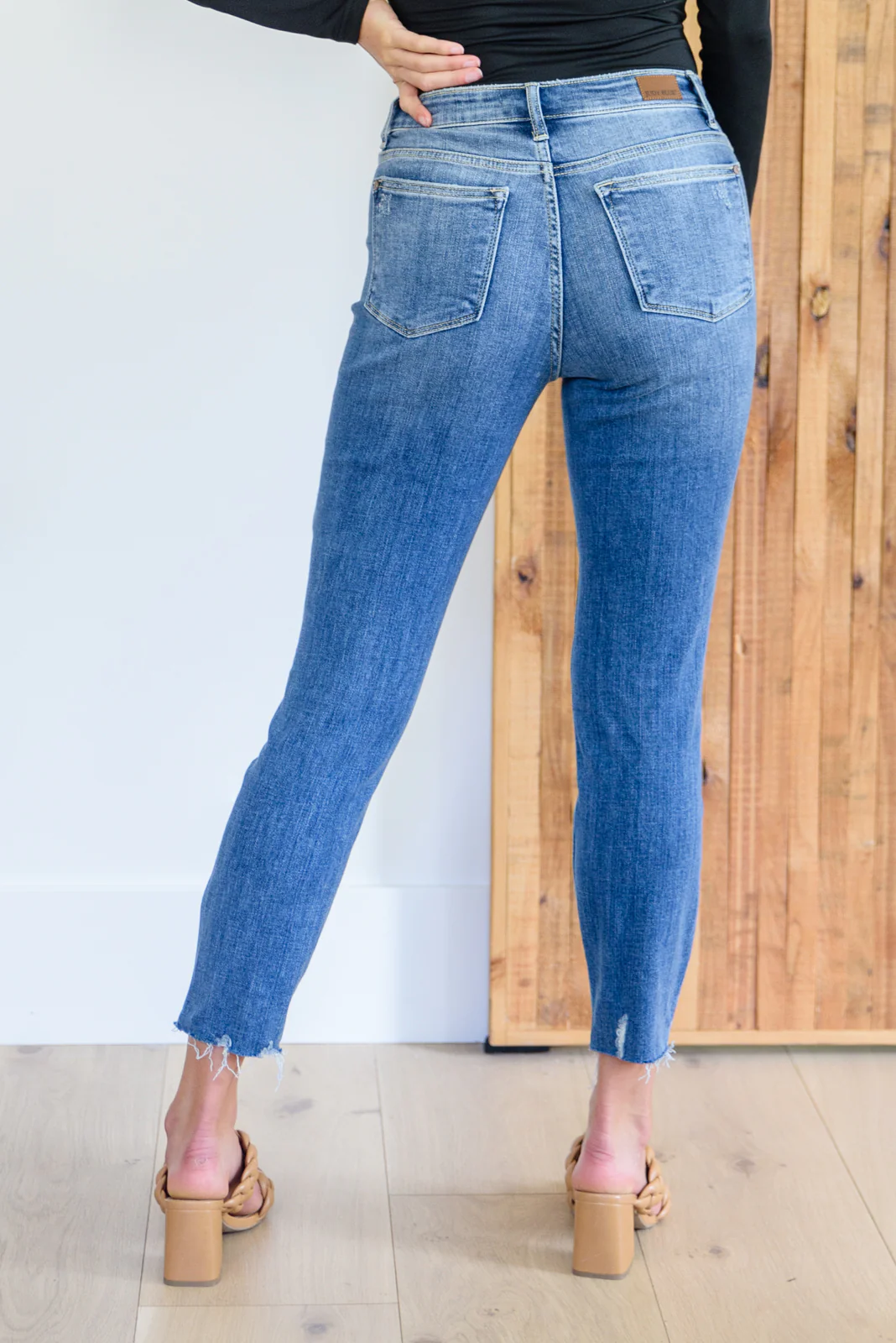 Kyla Destroyed Hi Waist Relaxed Fit - 8/25/2022 - Image 12