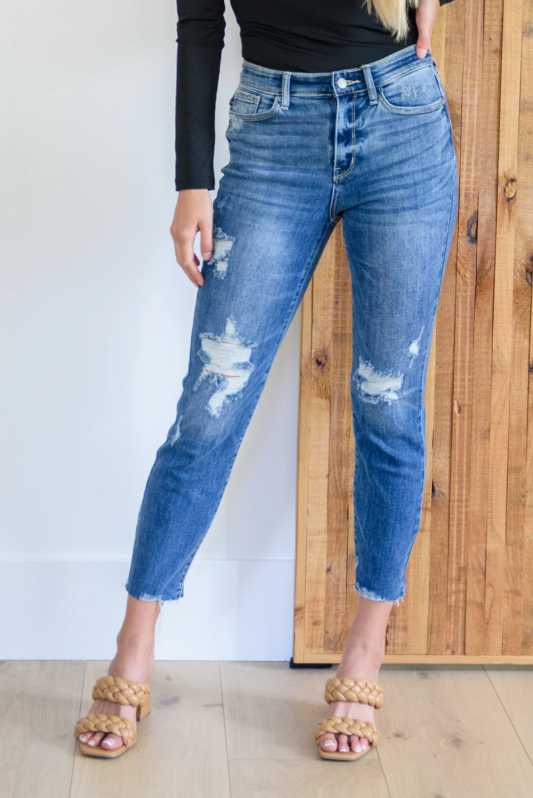 Kyla Destroyed Hi Waist Relaxed Fit - 8/25/2022 - Image 14
