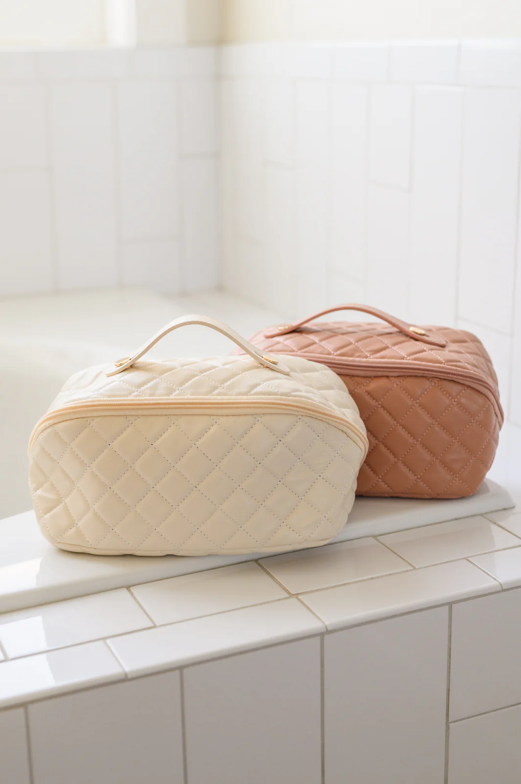 Large Capacity Quilted Makeup Bag in Cream - 11/29/2024 - Image 6