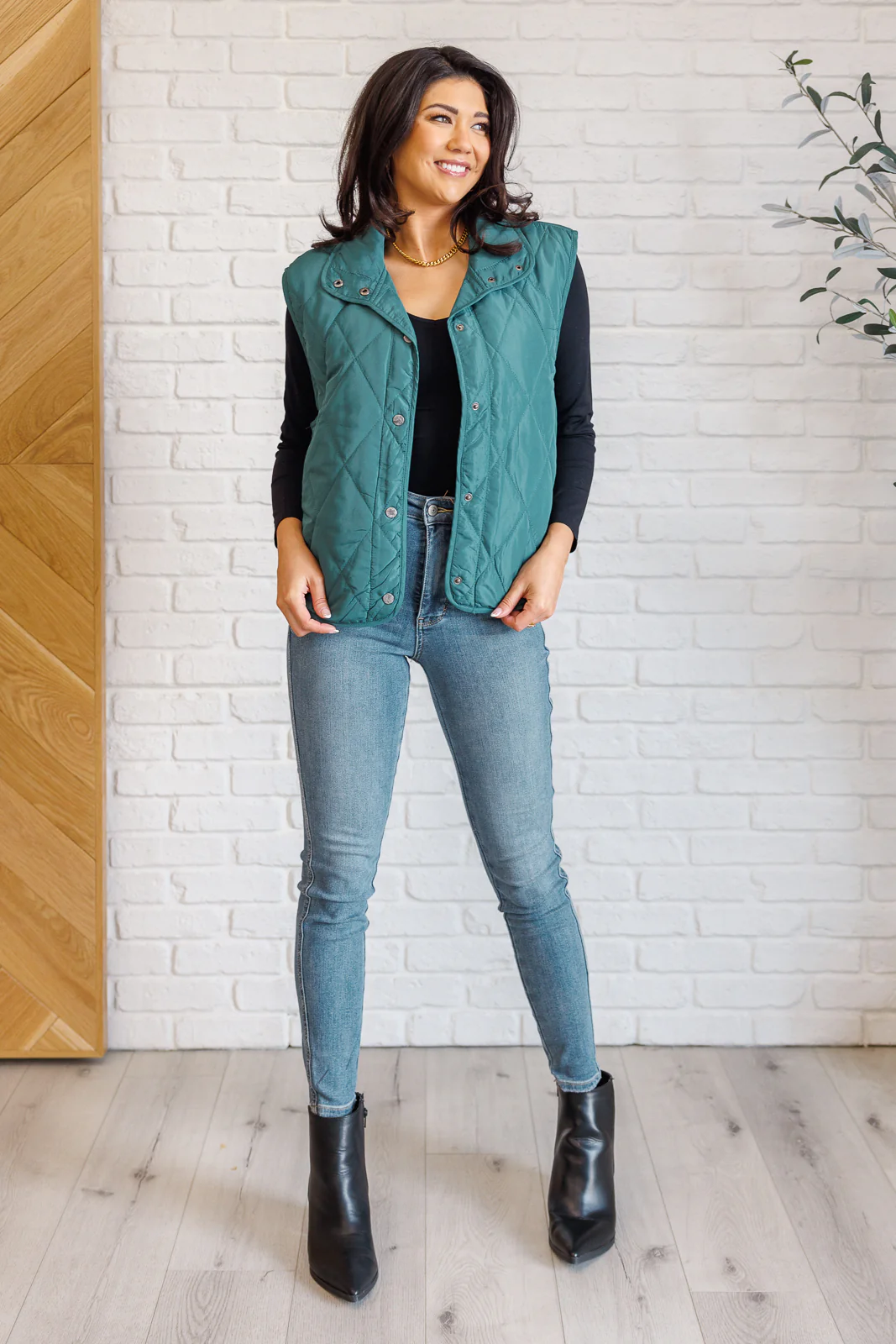 Layering Queen Quilted Puffer Vest in Hunter Green - 11/13/2025 - Image 6