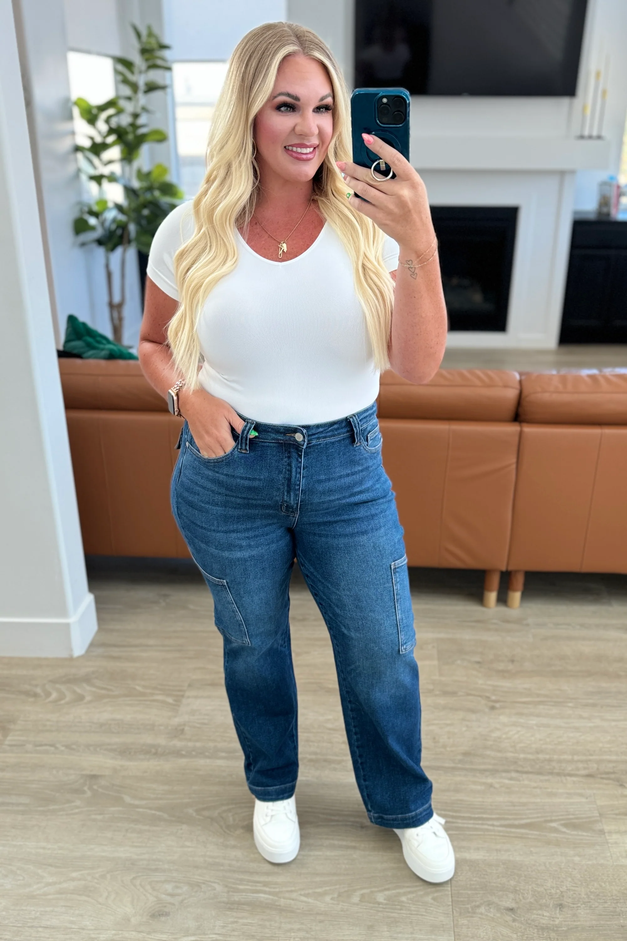 Leila High Rise Cargo Straight Jeans - 6/12/2024 - Image 10