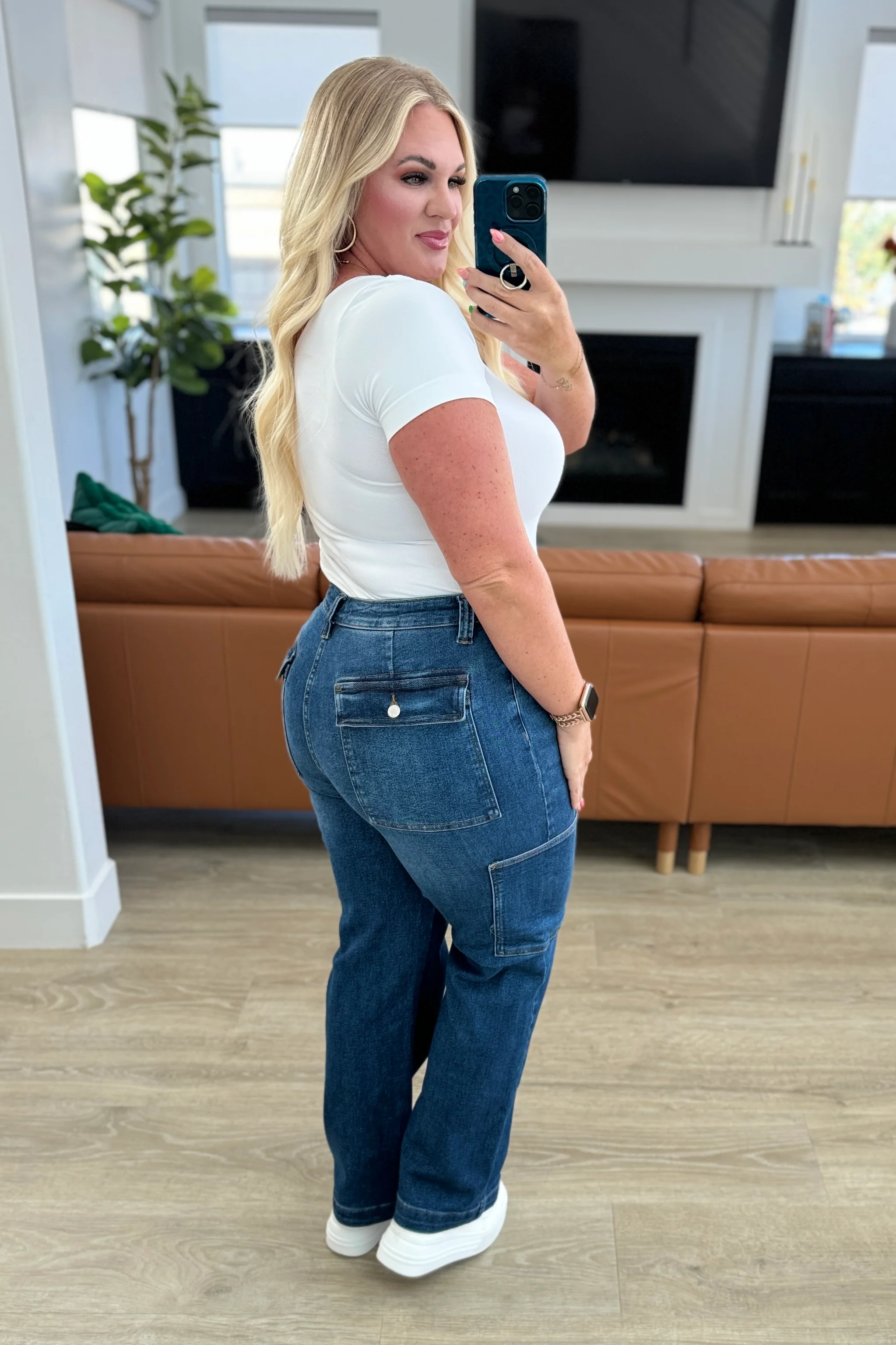 Leila High Rise Cargo Straight Jeans - 6/12/2024 - Image 12