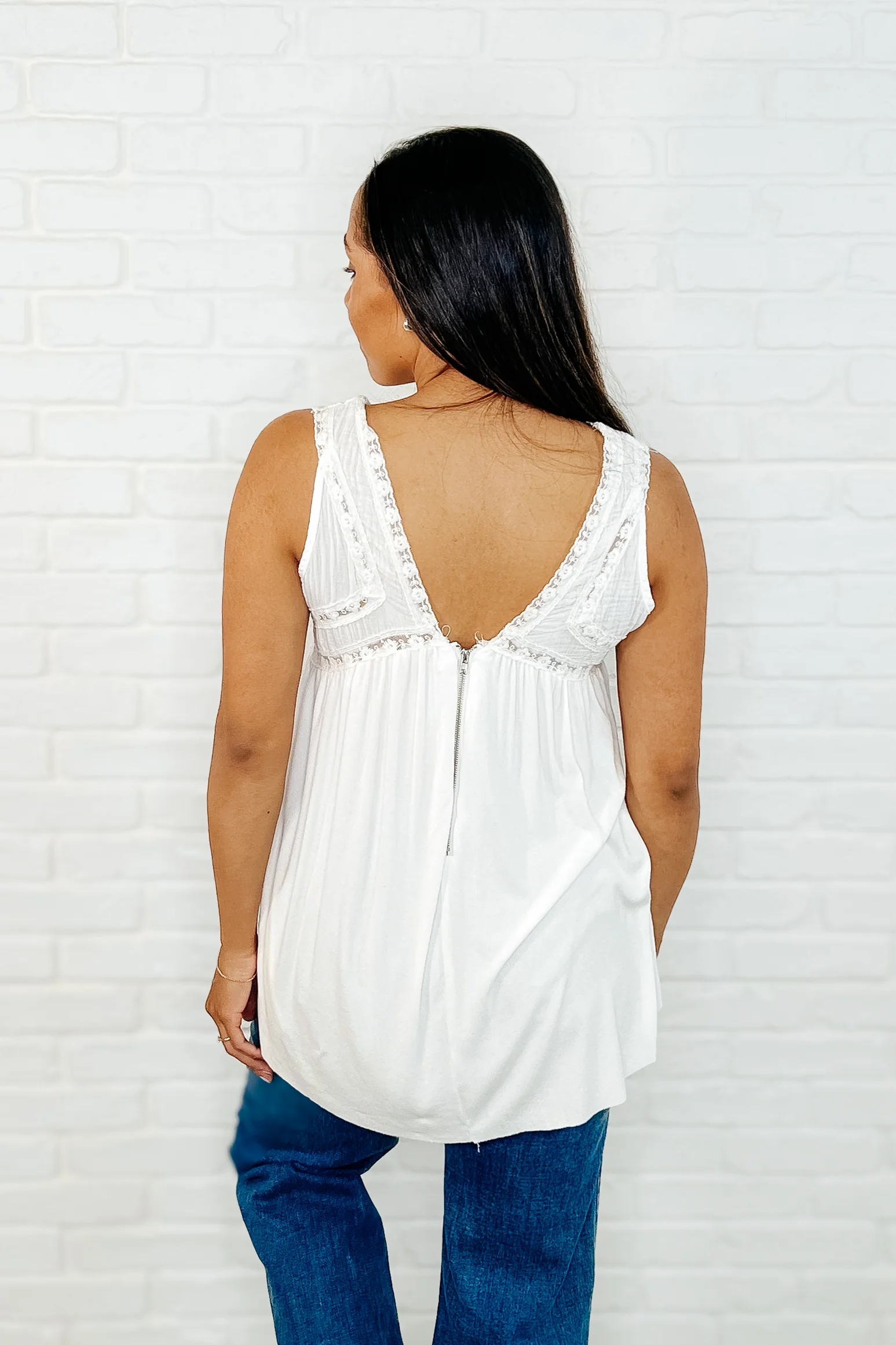 Let em' Breathe V-Neck Tank in Off White - 4/1/2025 - Image 4