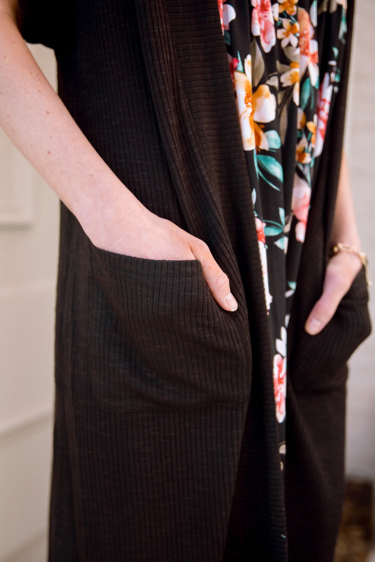Light Breeze Short Sleeve Cardigan In Black - 3/10/2022 - Image 14