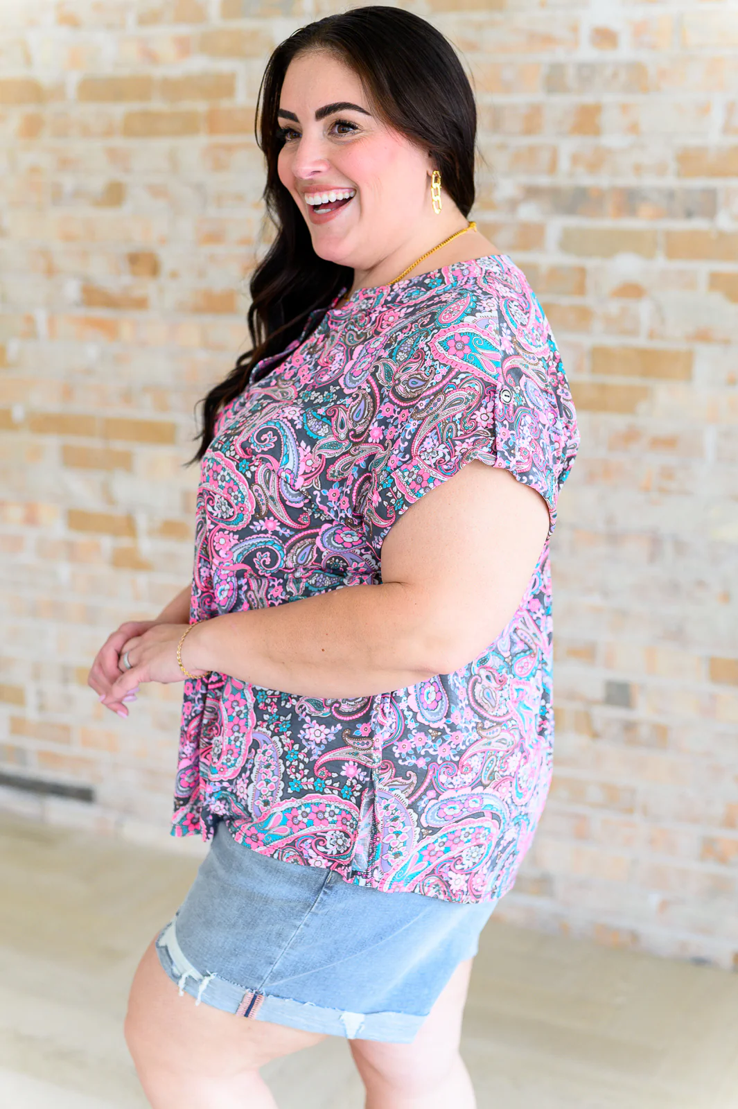Lizzy Cap Sleeve Top in Charcoal and Pink Paisley - 5/31/2024 - Image 5