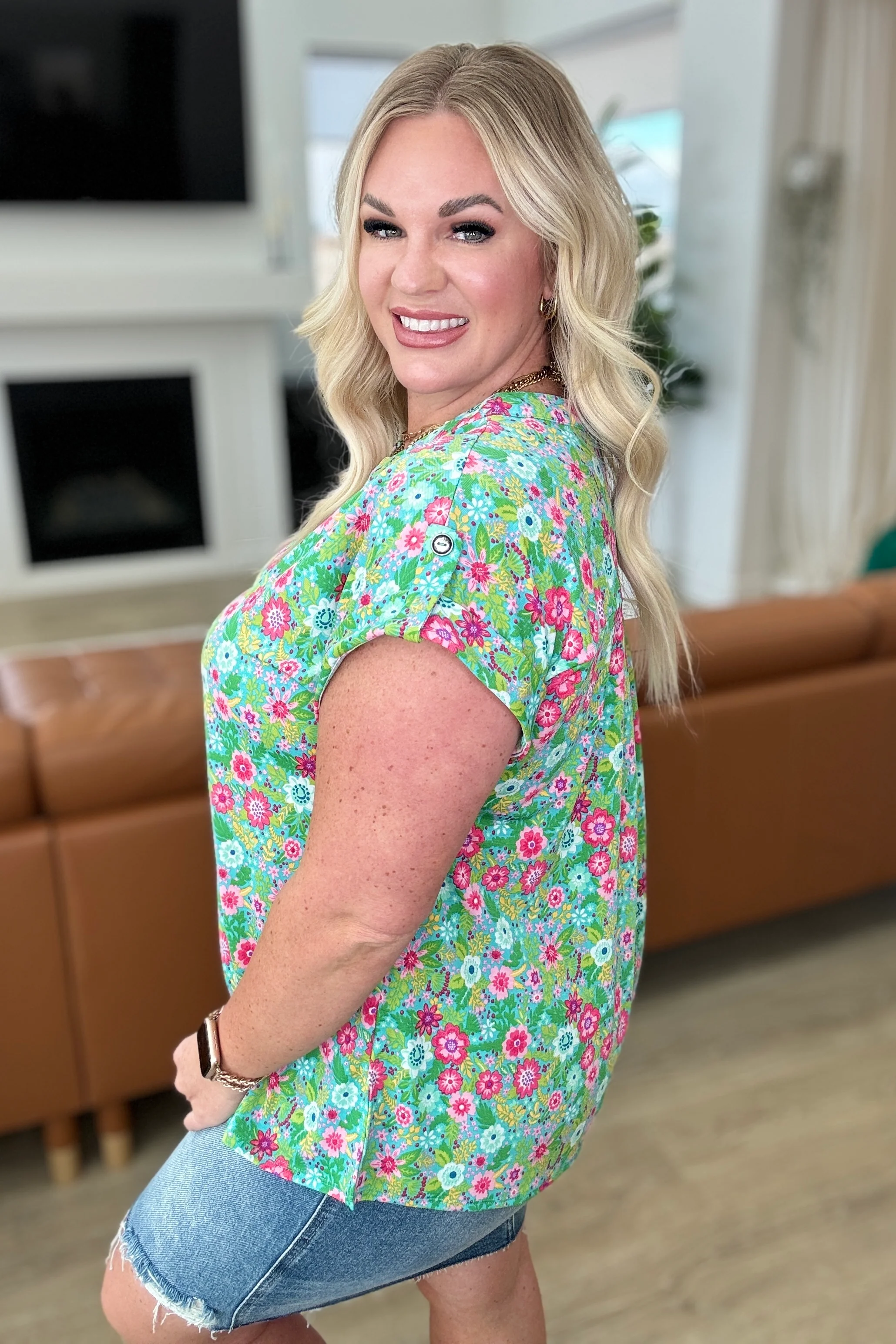 Lizzy Cap Sleeve Top in Emerald Spring Floral - 4/19/2024 - Image 4