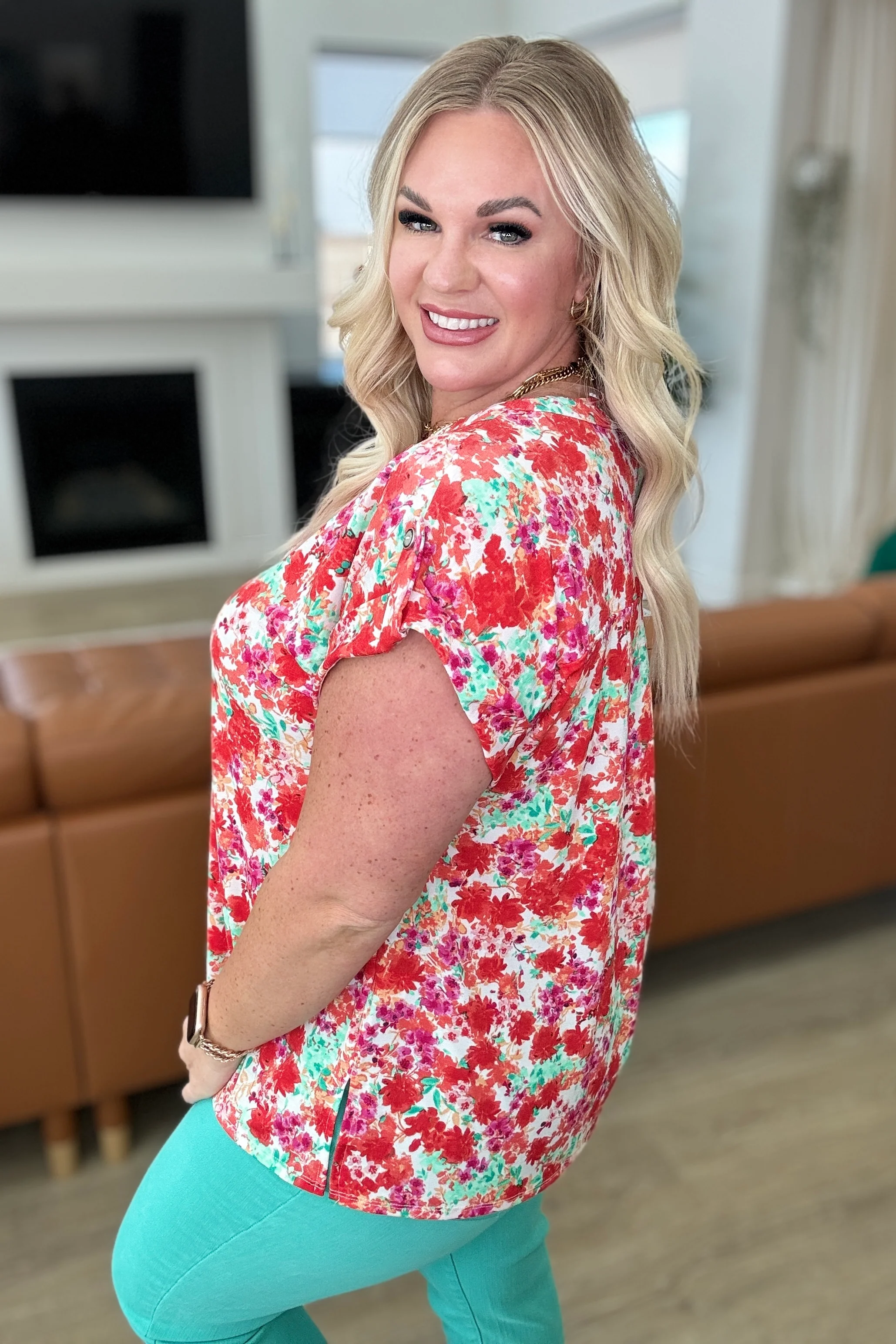 Lizzy Cap Sleeve Top in Ivory and Coral Floral - 4/19/2024 - Image 4
