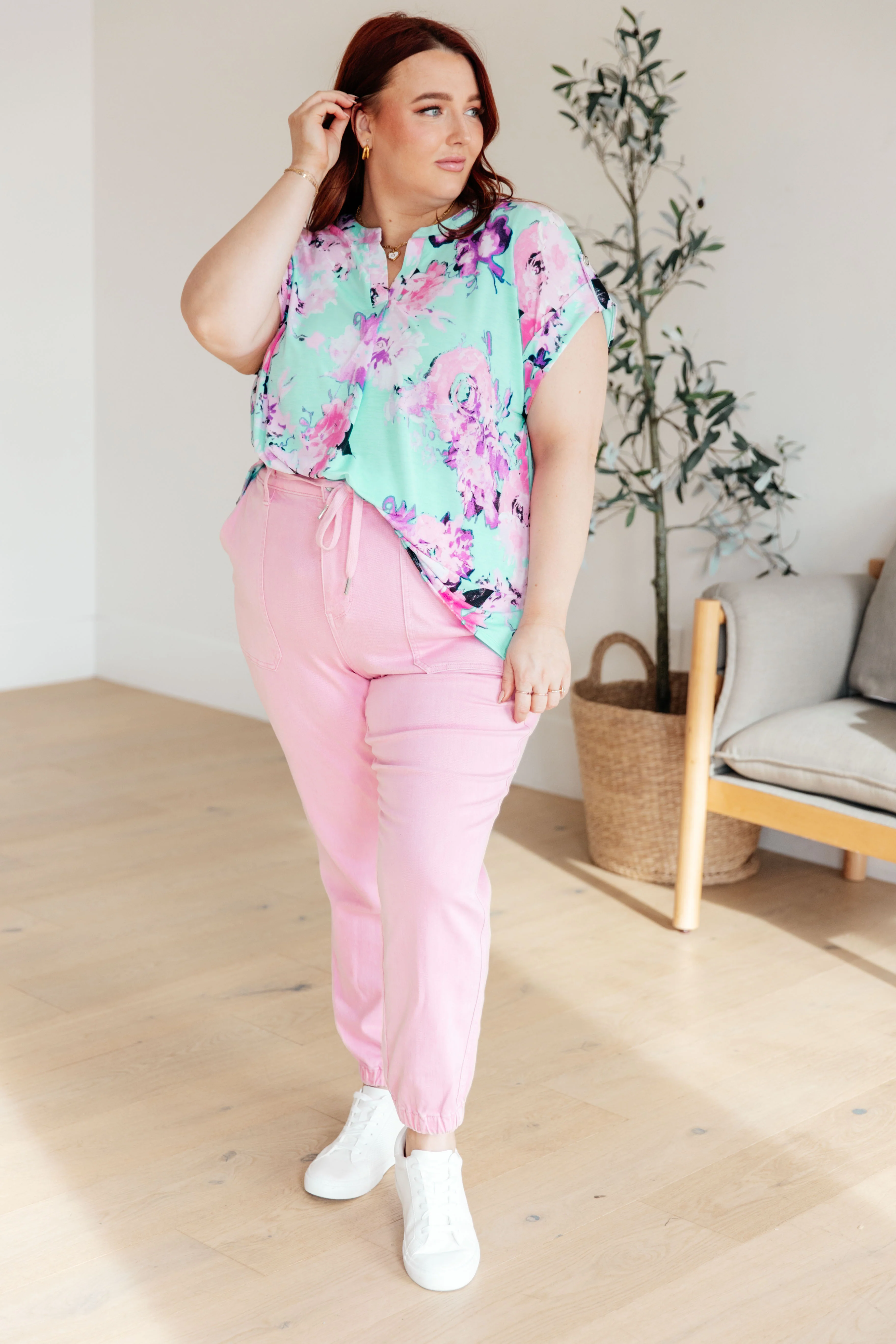 Lizzy Cap Sleeve Top in Lavender and Sky Floral - 3/22/2024 - Image 5