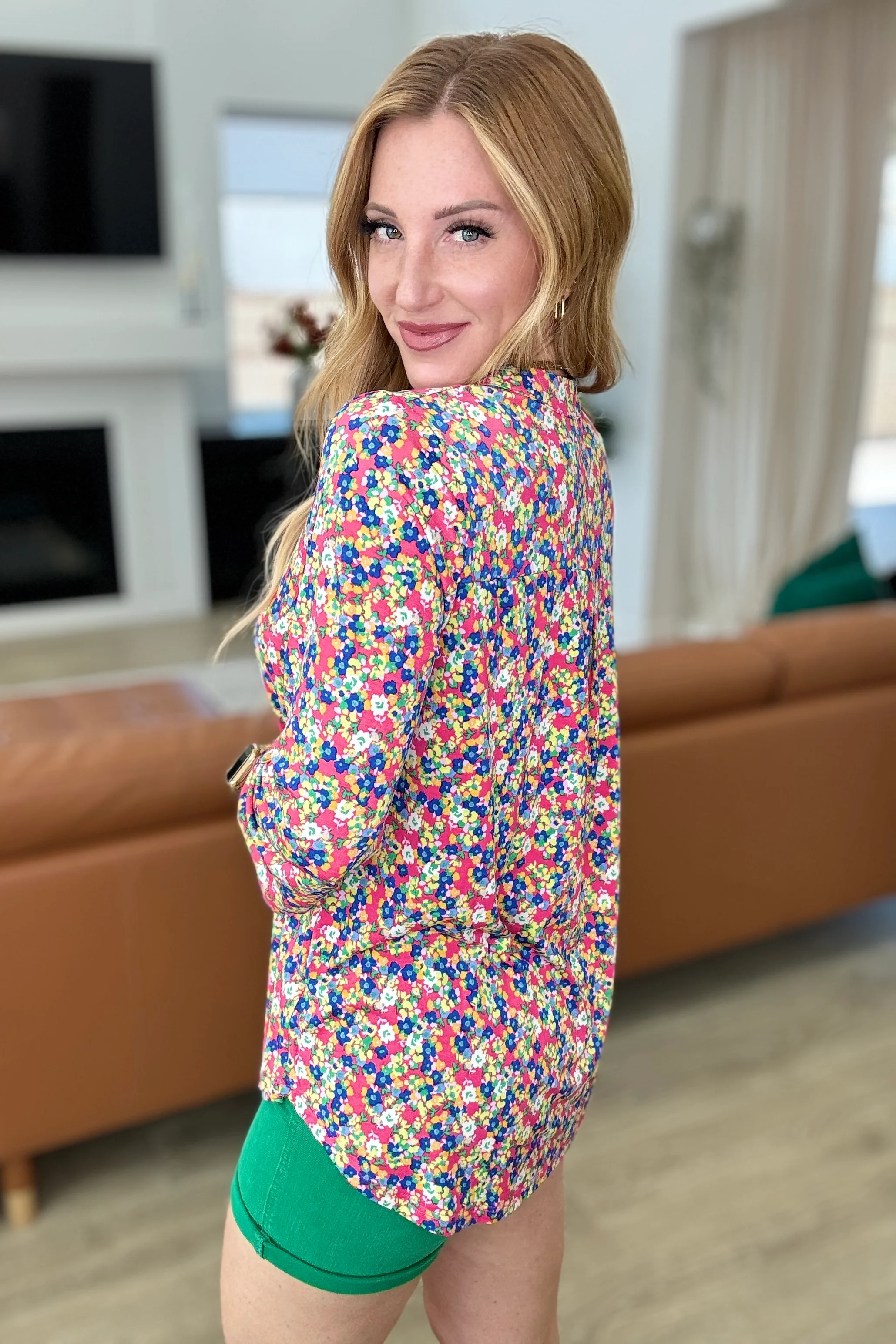 Lizzy Top in Coral Ditsy Floral - 4/19/2024 - Image 4