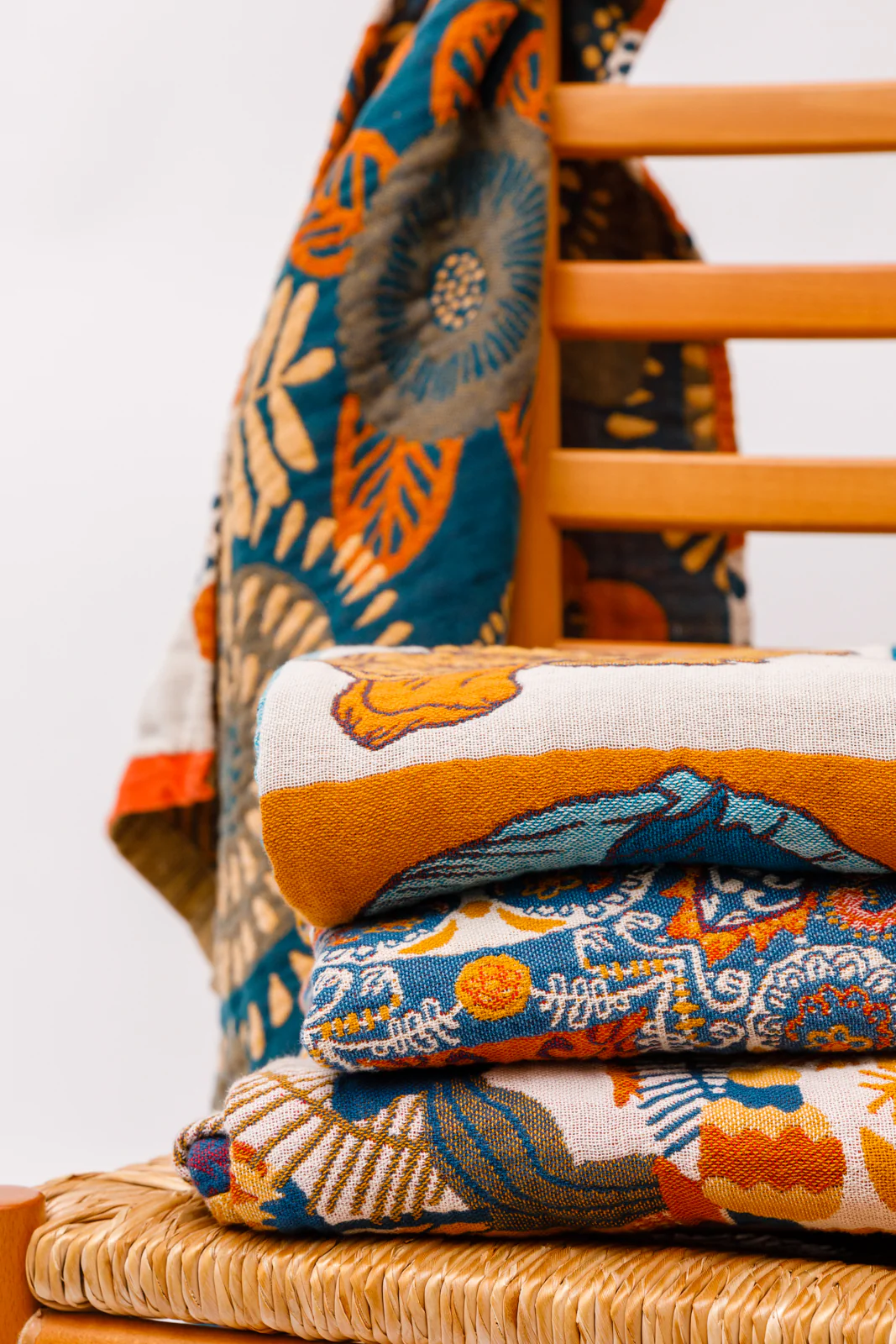 Luxury Beach Towel in Block Floral - 3/26/2024 - Image 4