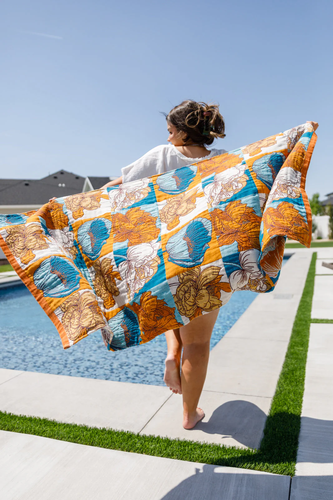 Luxury Beach Towel in Block Floral - 3/26/2024 - Image 7