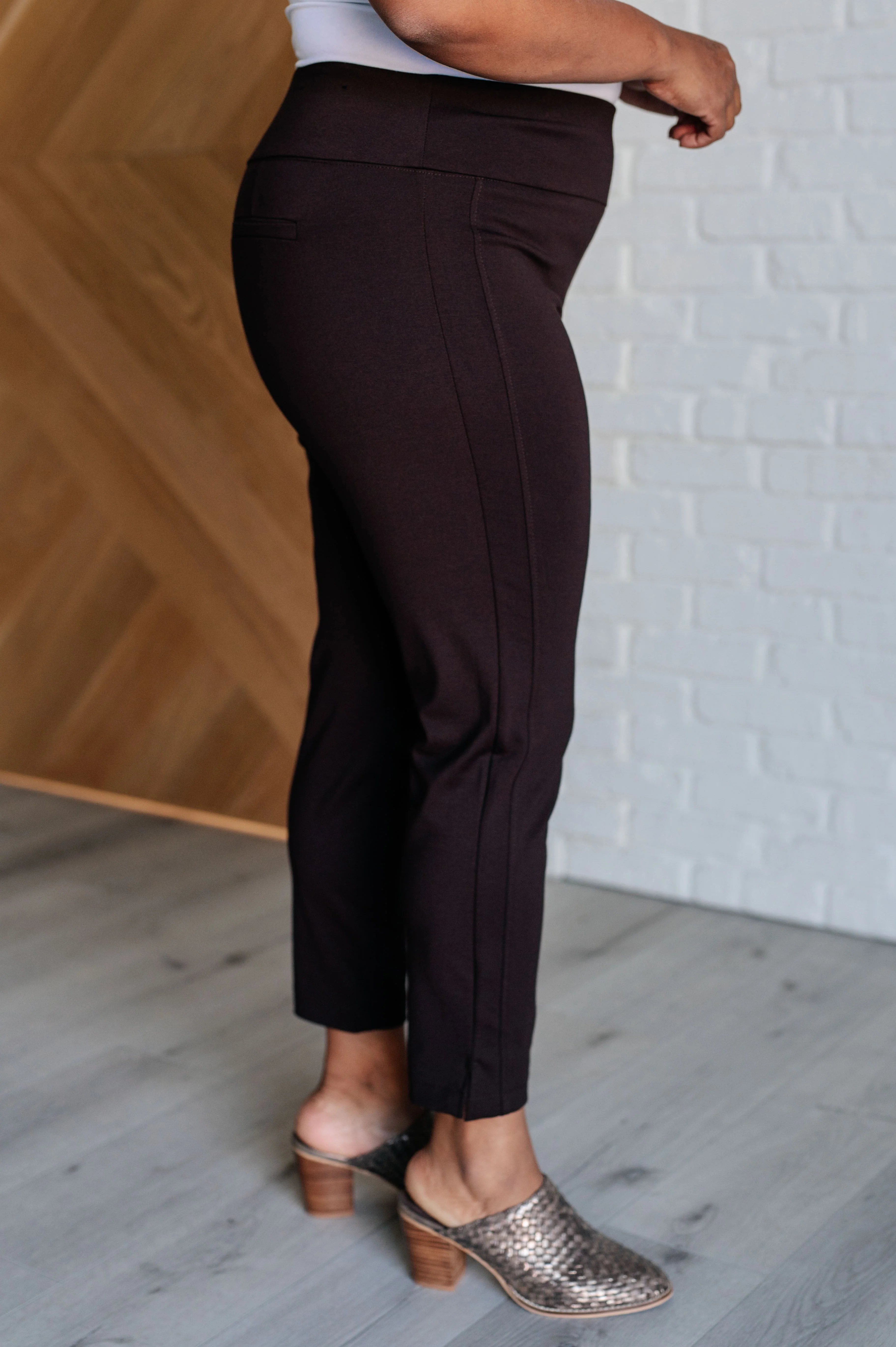 Magic Ankle Crop Skinny Pants in Chocolate - 9/29/2025 - Image 7