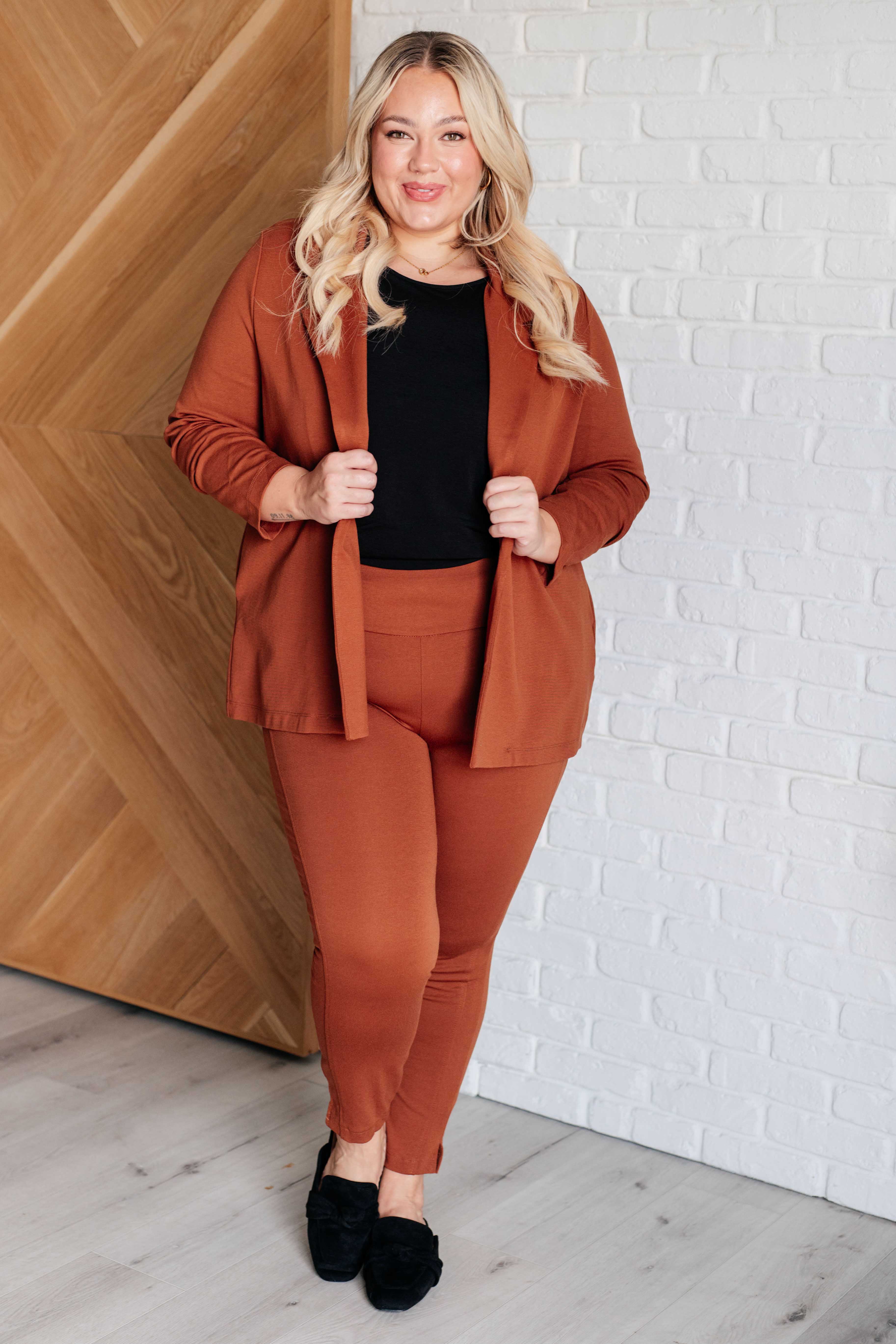 Magic Ankle Crop Skinny Pants in Rust - 9/8/2025 - Image 5