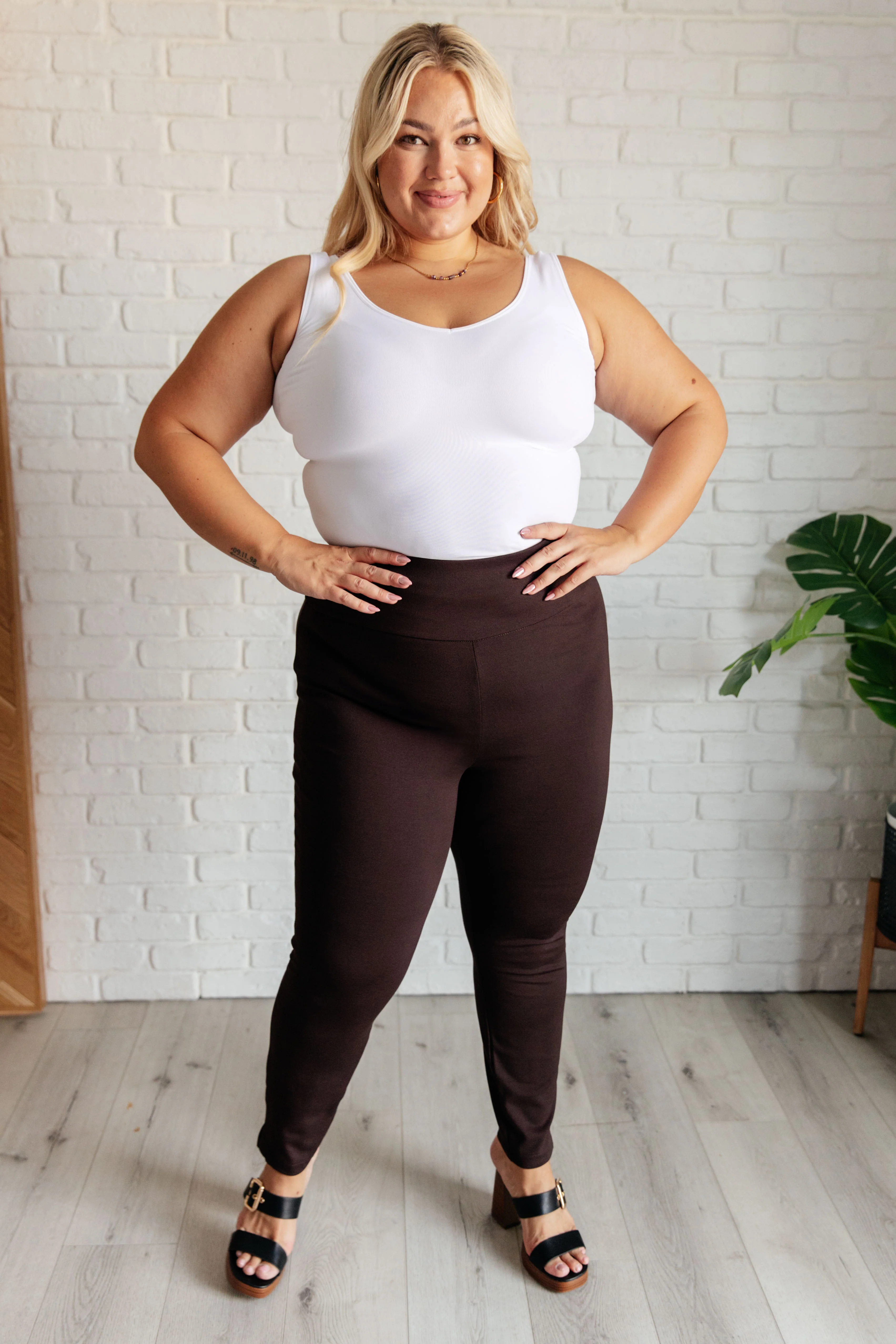 Magic Skinny 28" Pants in Chocolate - 9/29/2025 - Image 3