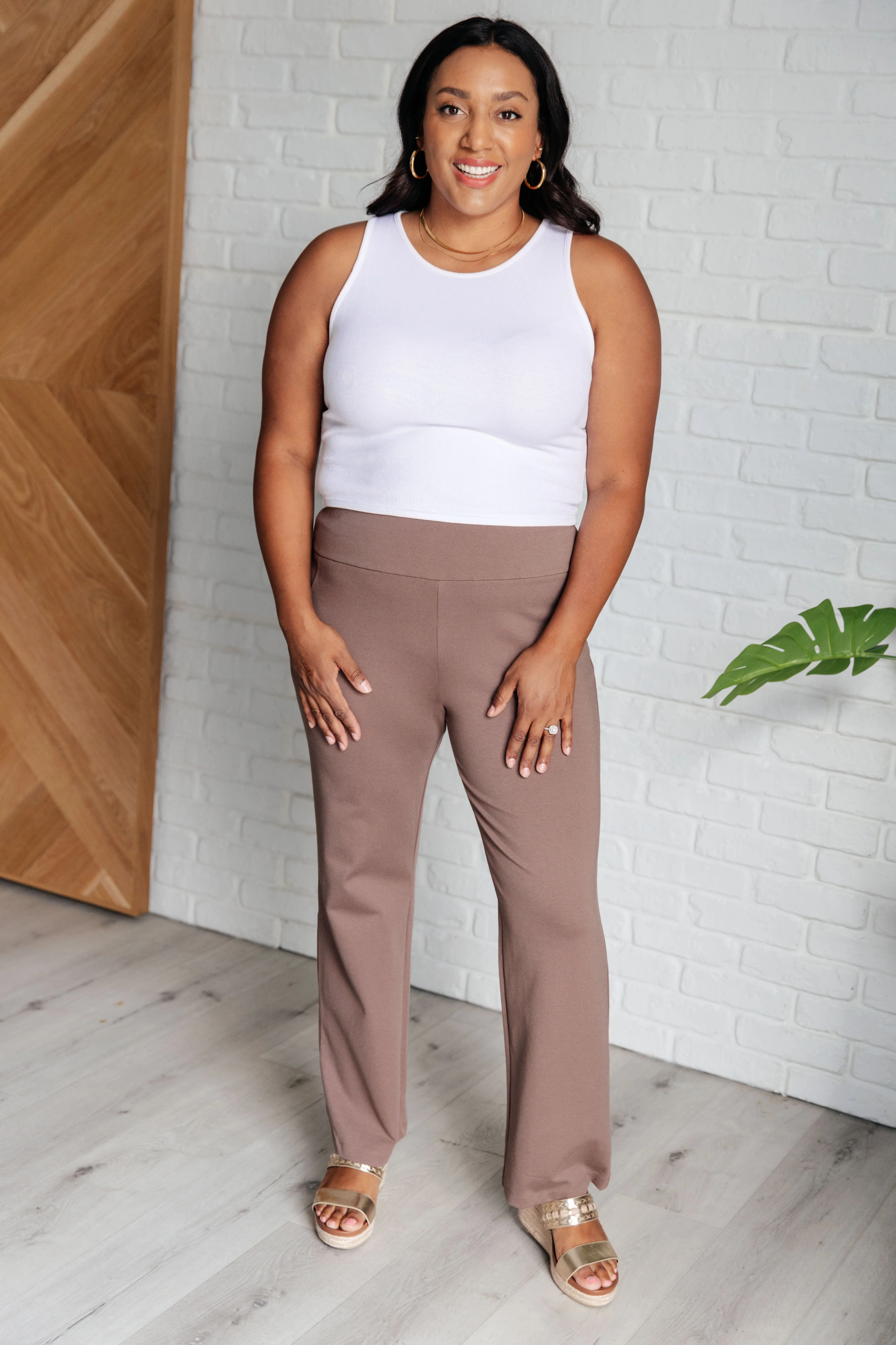 Magic Straight Pants in Dark Mocha - 9/15/2025 - Image 4