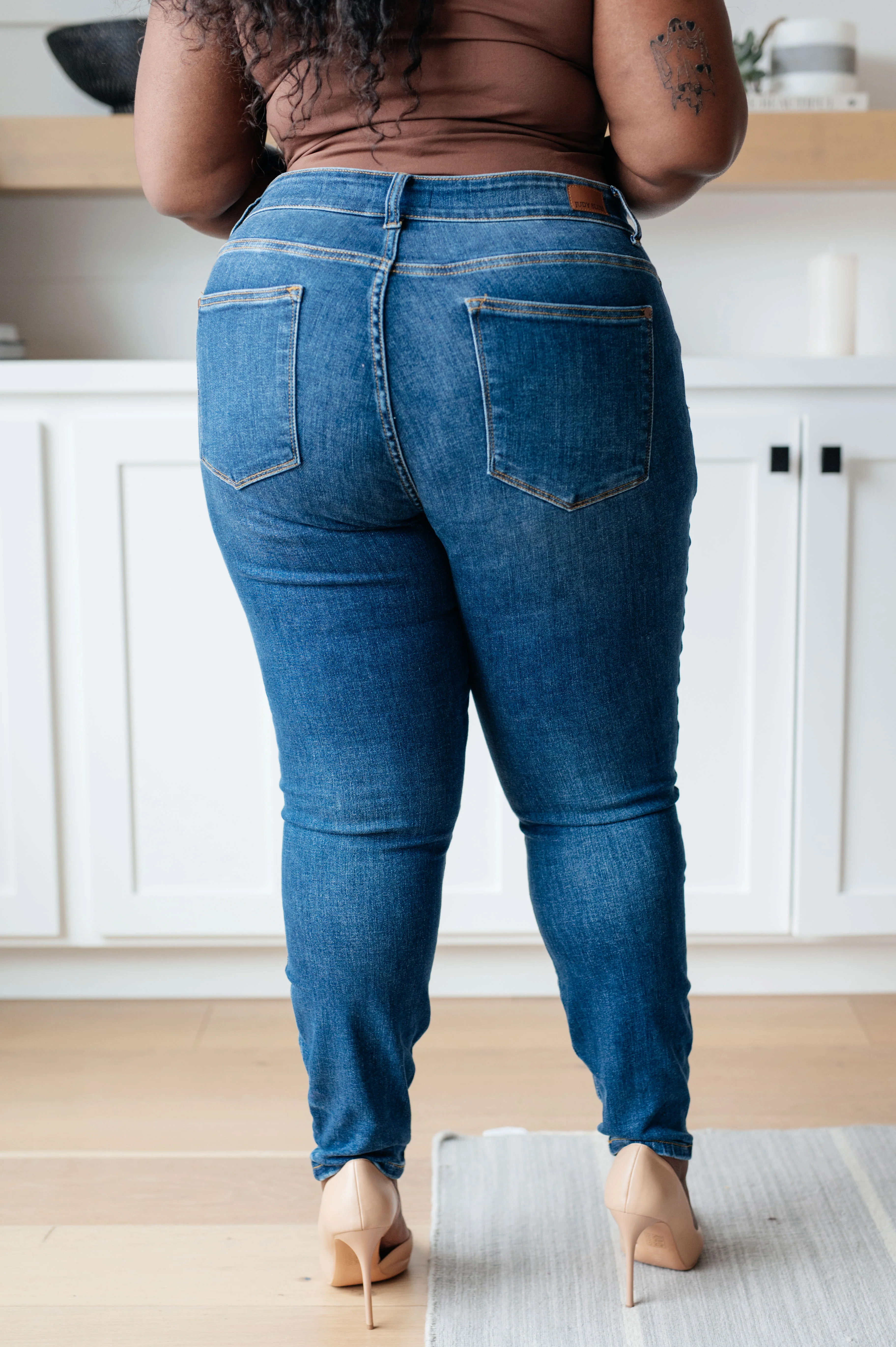 Maxine Mid-Rise Skinny Jeans - 10/25/2023 - Image 7