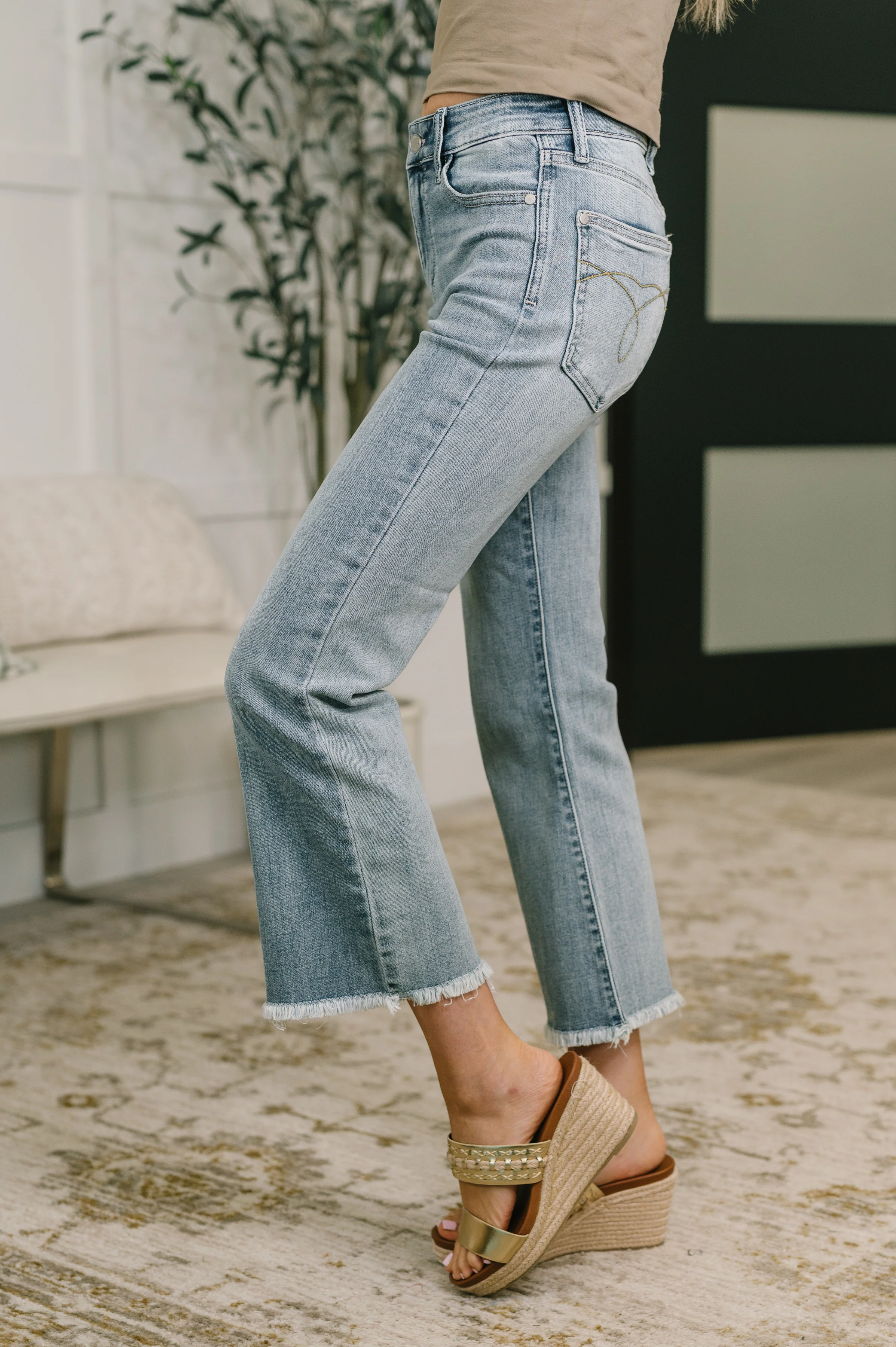 Mckaylee Mid Rise Kick Flare Jeans with Frayed Hem - 5/20/2026 NEW - Image 4