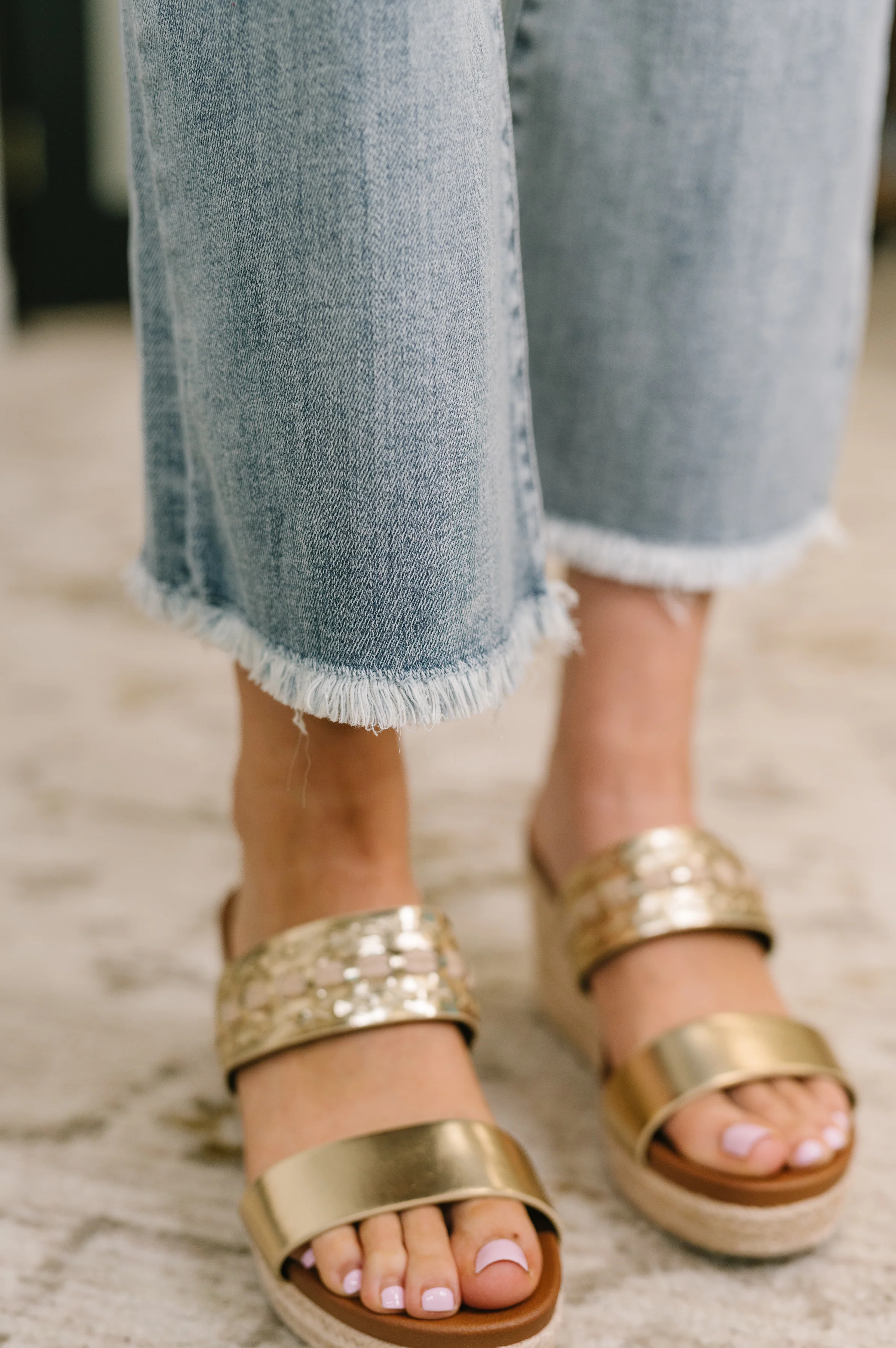 Mckaylee Mid Rise Kick Flare Jeans with Frayed Hem - 5/20/2026 NEW - Image 5
