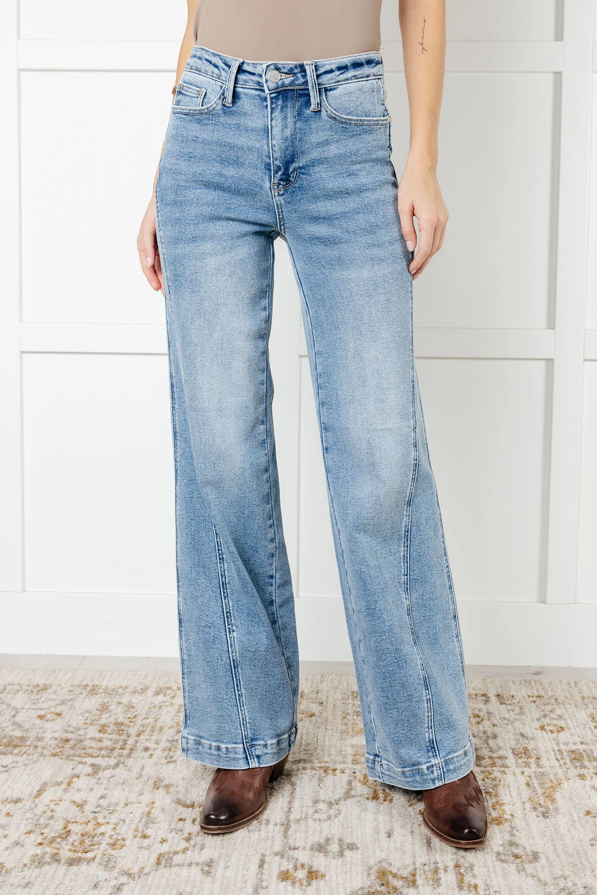 Melia High Rise Side Seam Detail Wide Leg Jeans - 12/4/2024 - Image 3