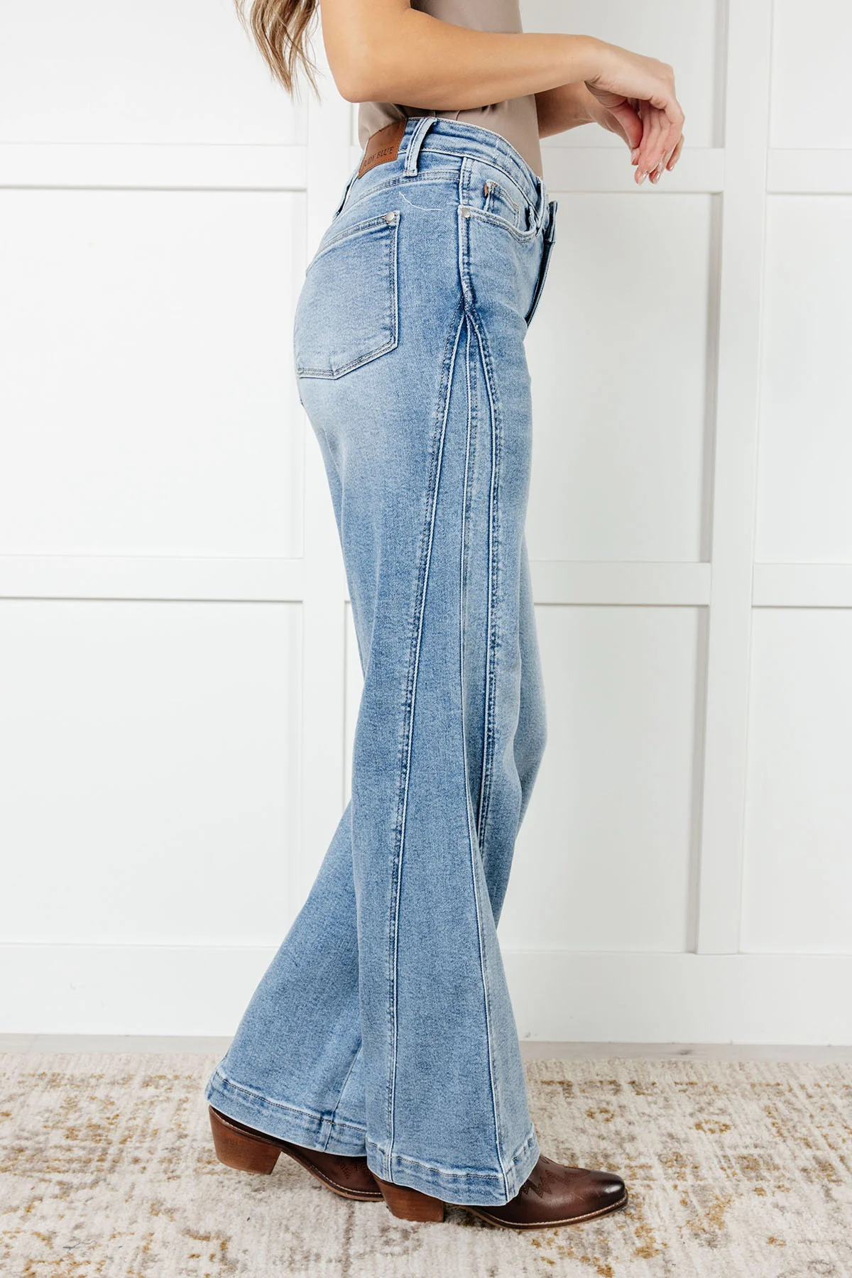 Melia High Rise Side Seam Detail Wide Leg Jeans - 12/4/2024 - Image 6