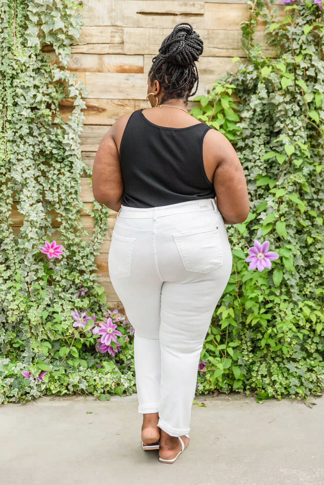 Mid-Rise Boyfriend Destroyed White Jeans - 5/26/2022 - Image 10