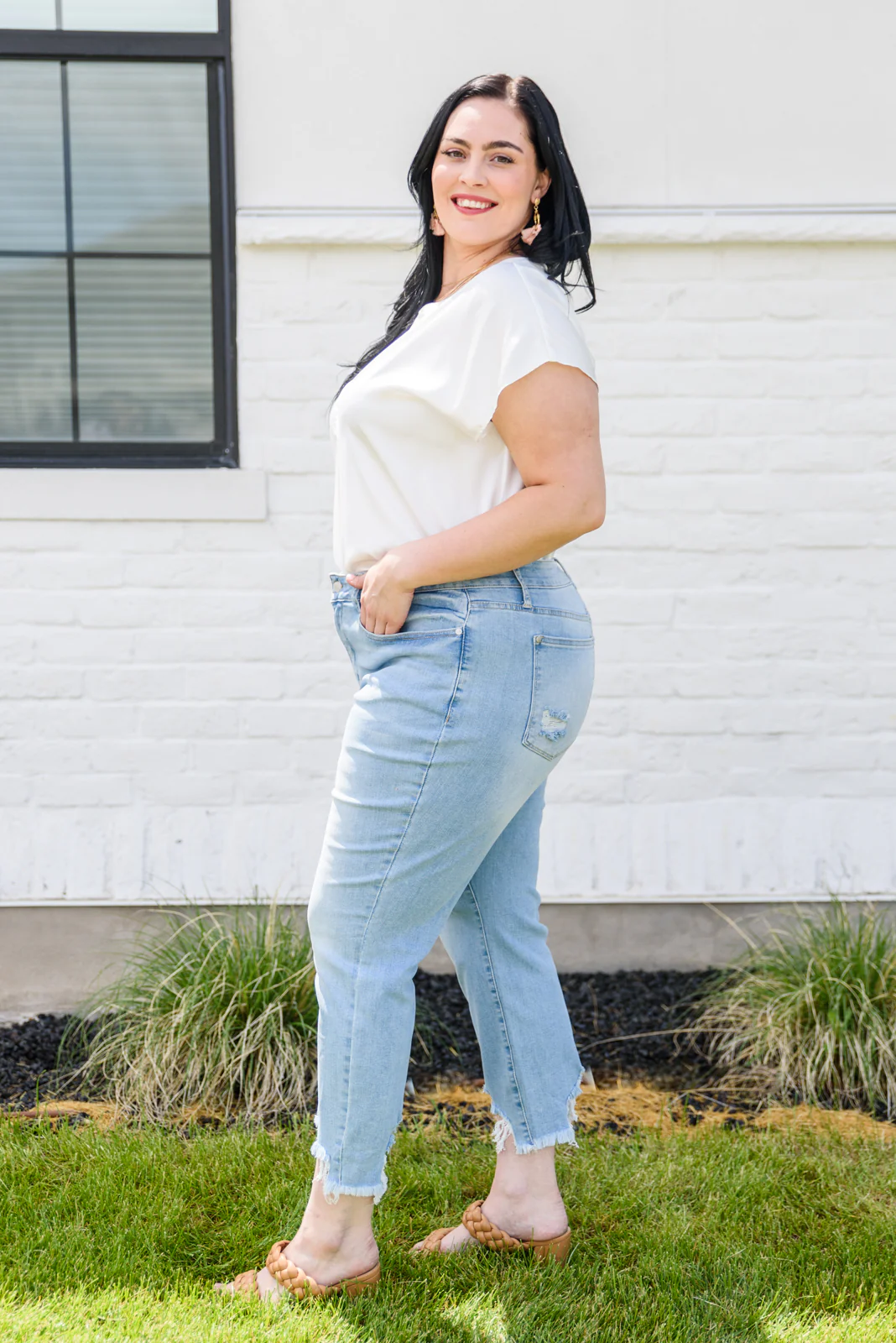 Mid-rise Destroyed Hem Boyfriend Jeans - 7/7/2022 - Image 3