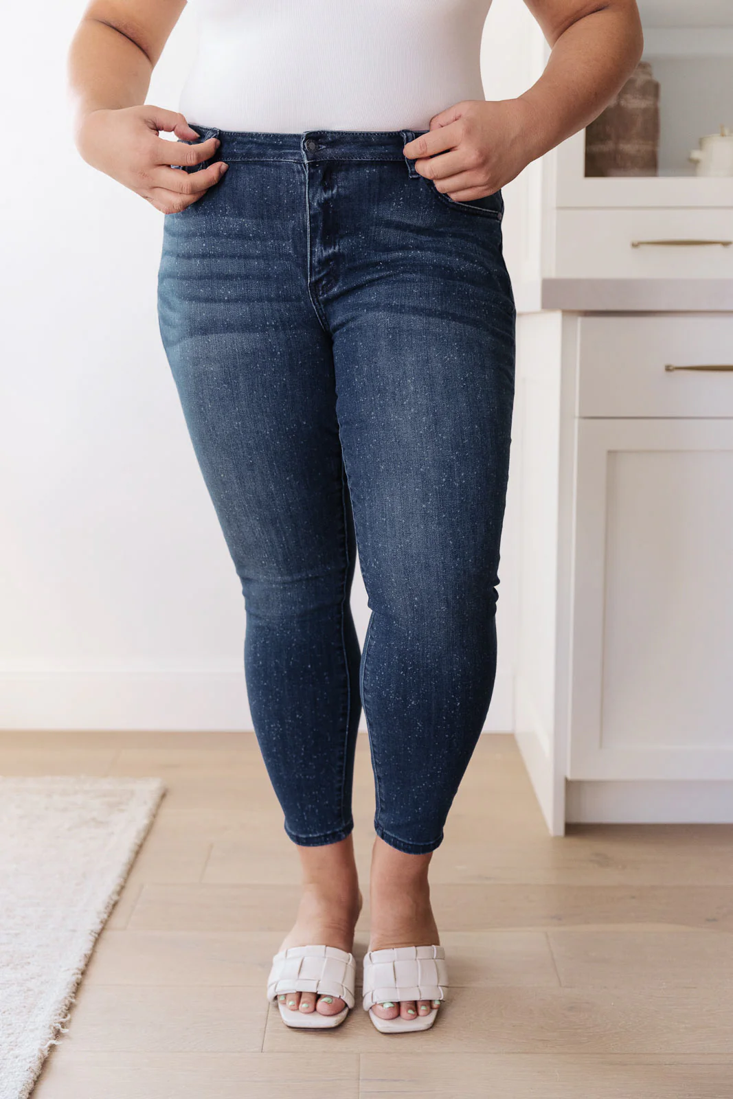 Mid-Rise Relaxed Fit Mineral Wash Jeans - 2/17/2022 - Image 11