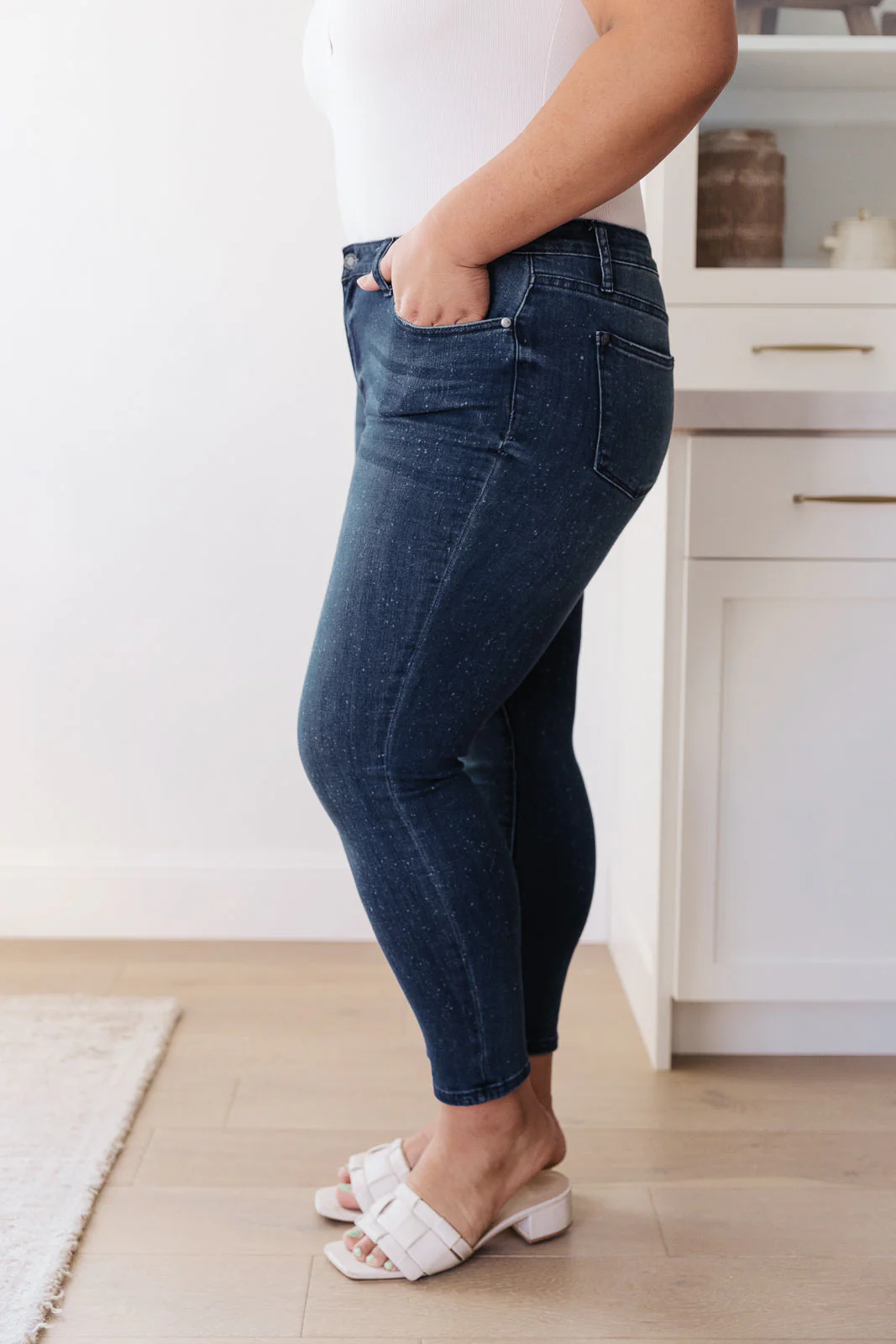Mid-Rise Relaxed Fit Mineral Wash Jeans - 2/17/2022 - Image 13