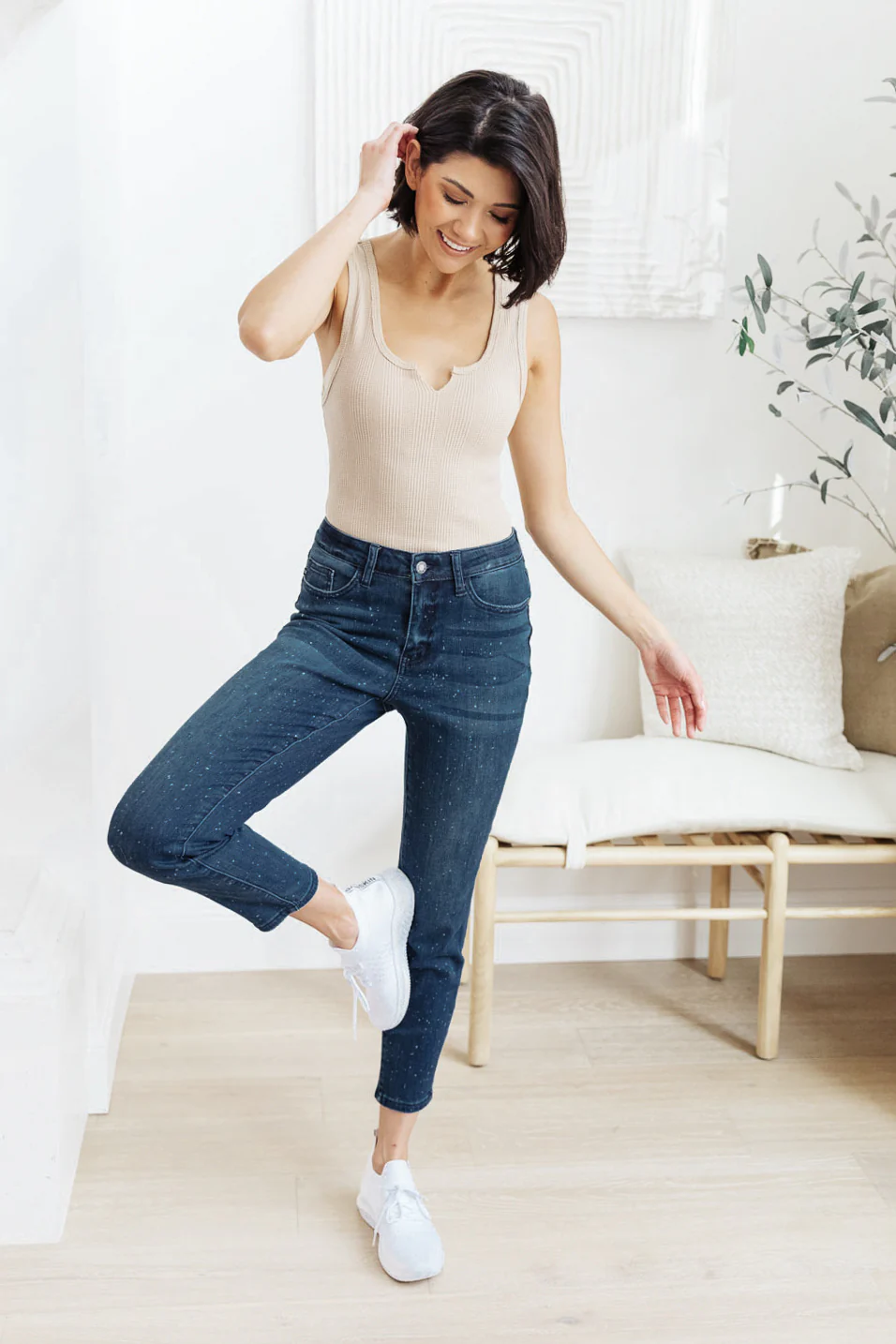 Mid-Rise Relaxed Fit Mineral Wash Jeans - 2/17/2022 - Image 4