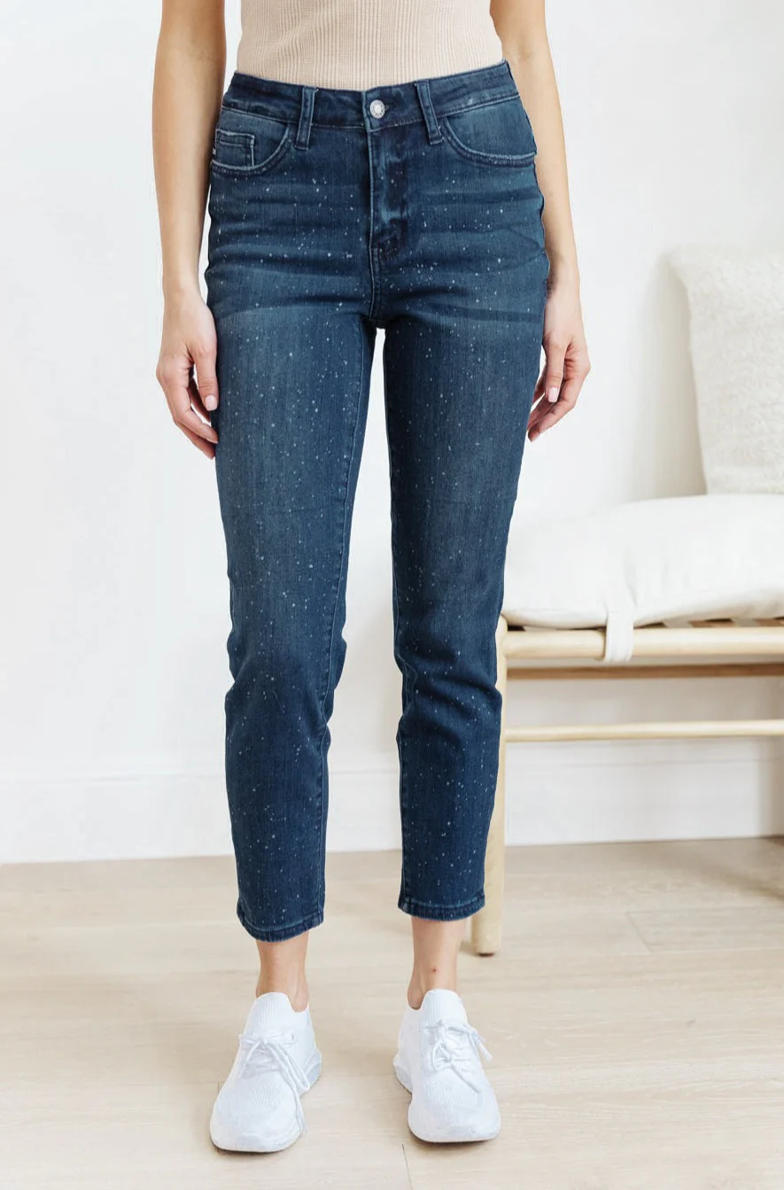 Mid-Rise Relaxed Fit Mineral Wash Jeans - 2/17/2022 - Image 6