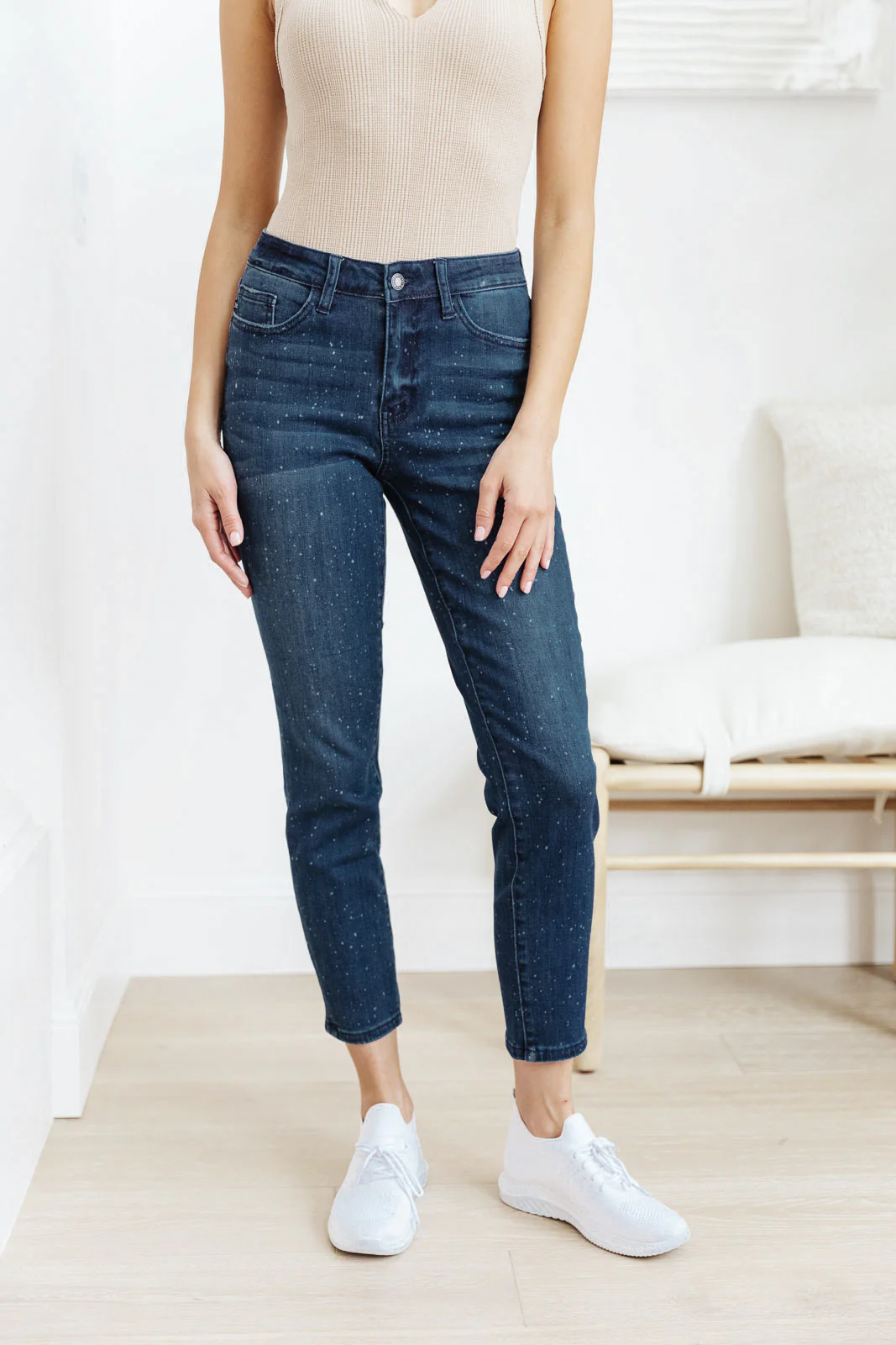 Mid-Rise Relaxed Fit Mineral Wash Jeans - 2/17/2022 - Image 9