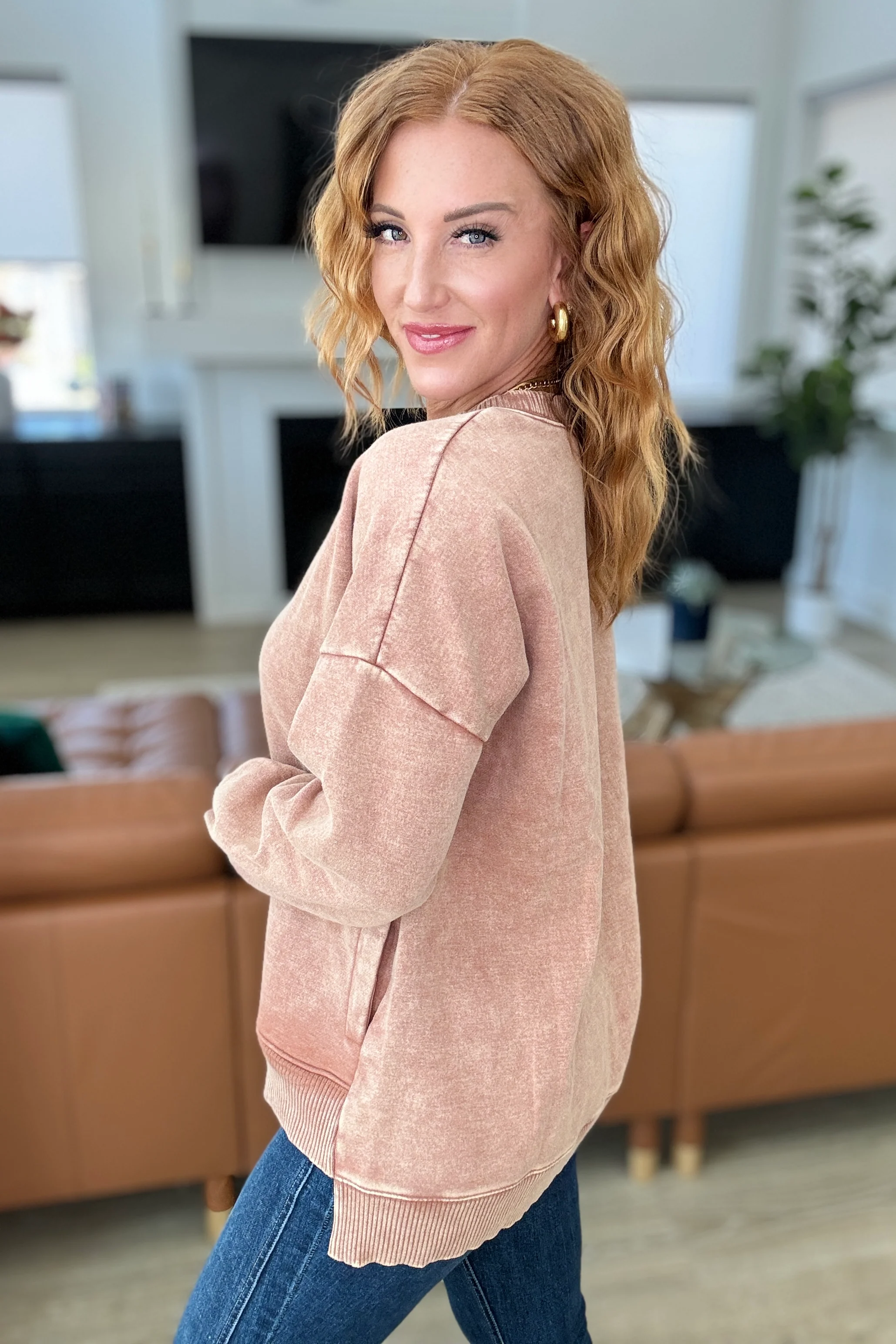 Mineral Wash Step Hem Sweatshirt in Rust - 8/21/2024 - Image 4