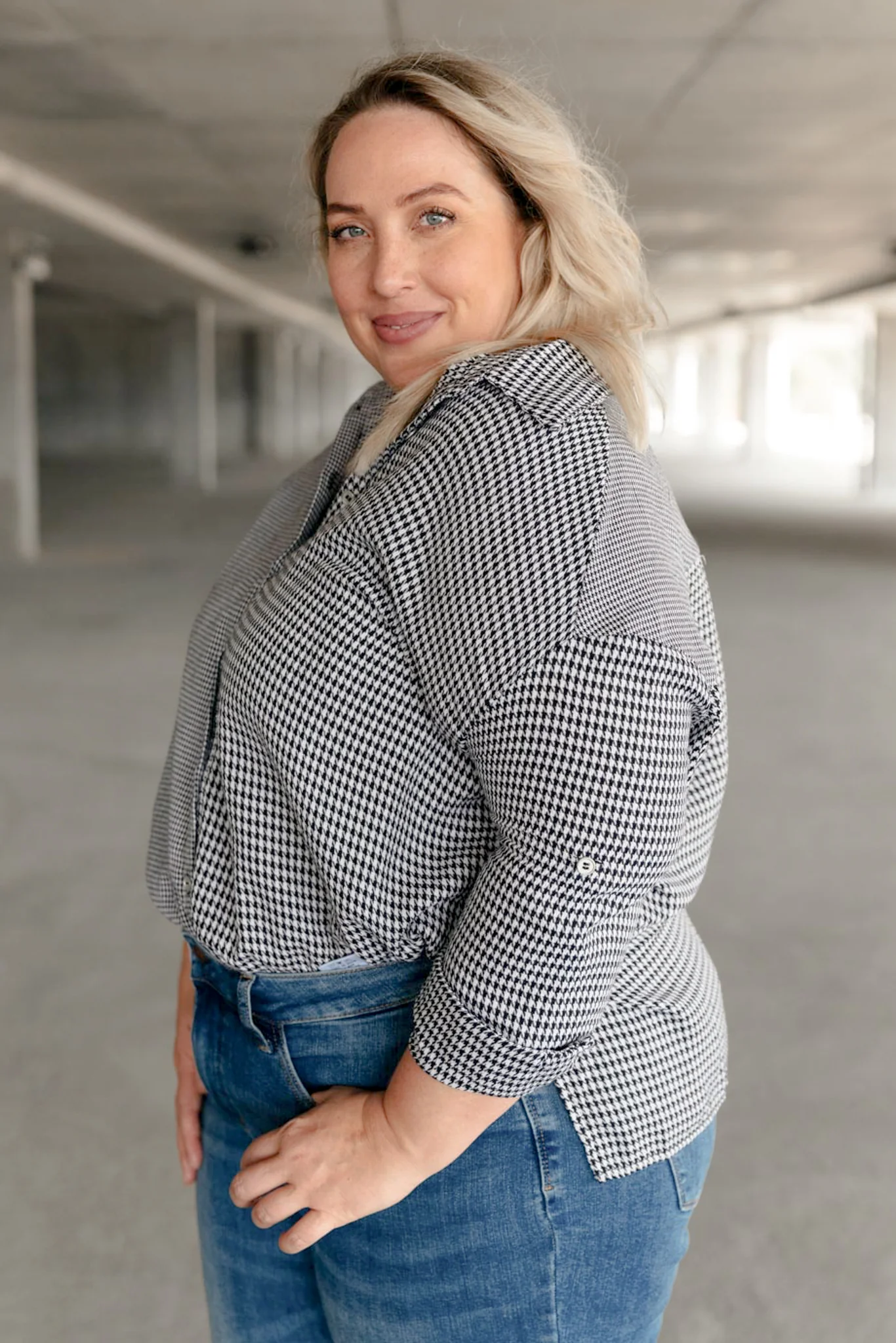 Mixed Houndstooth Button Up Top - 9/14/2021 - Image 16