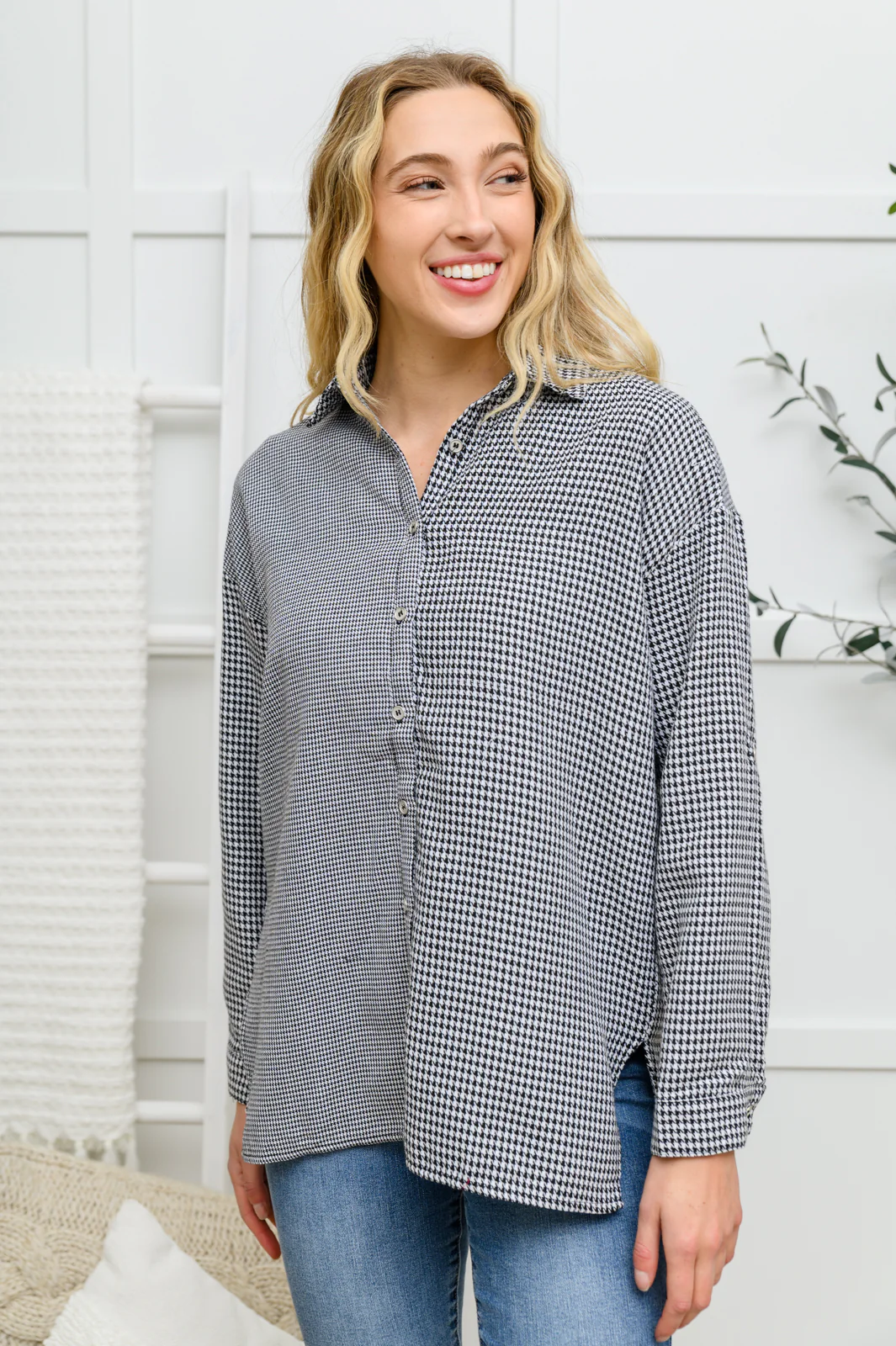 Mixed Houndstooth Button Up Top - 9/14/2021 - Image 5