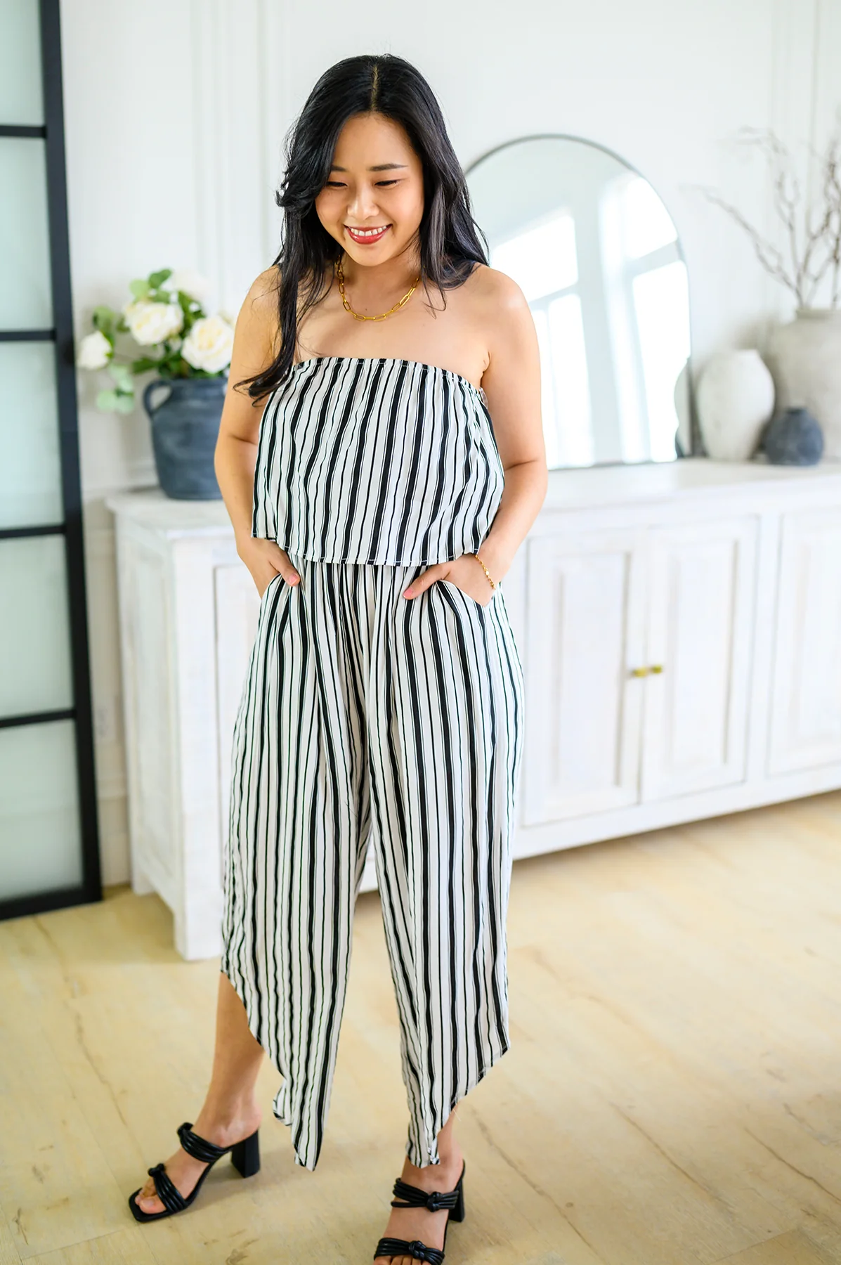 Modern Stripes Sleeveless Jumpsuit - 4/28/2022 - Image 4