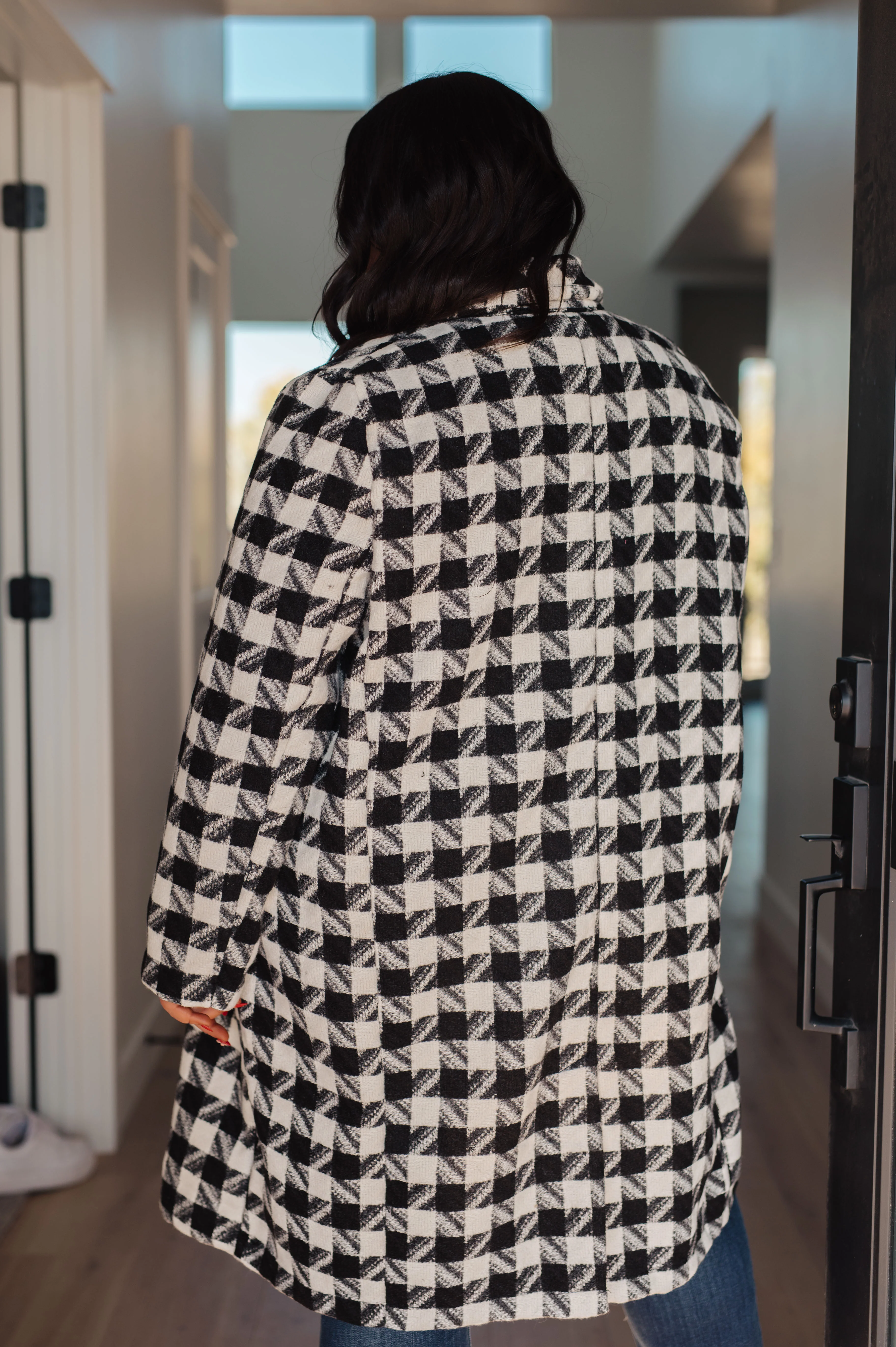 Monochromatic Moment Houndstooth Coat - 12/1/2023 - Image 7