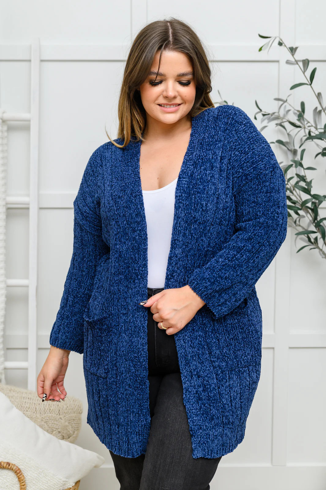 Mountain Mornings Cardigan In Navy - 11/25/2022