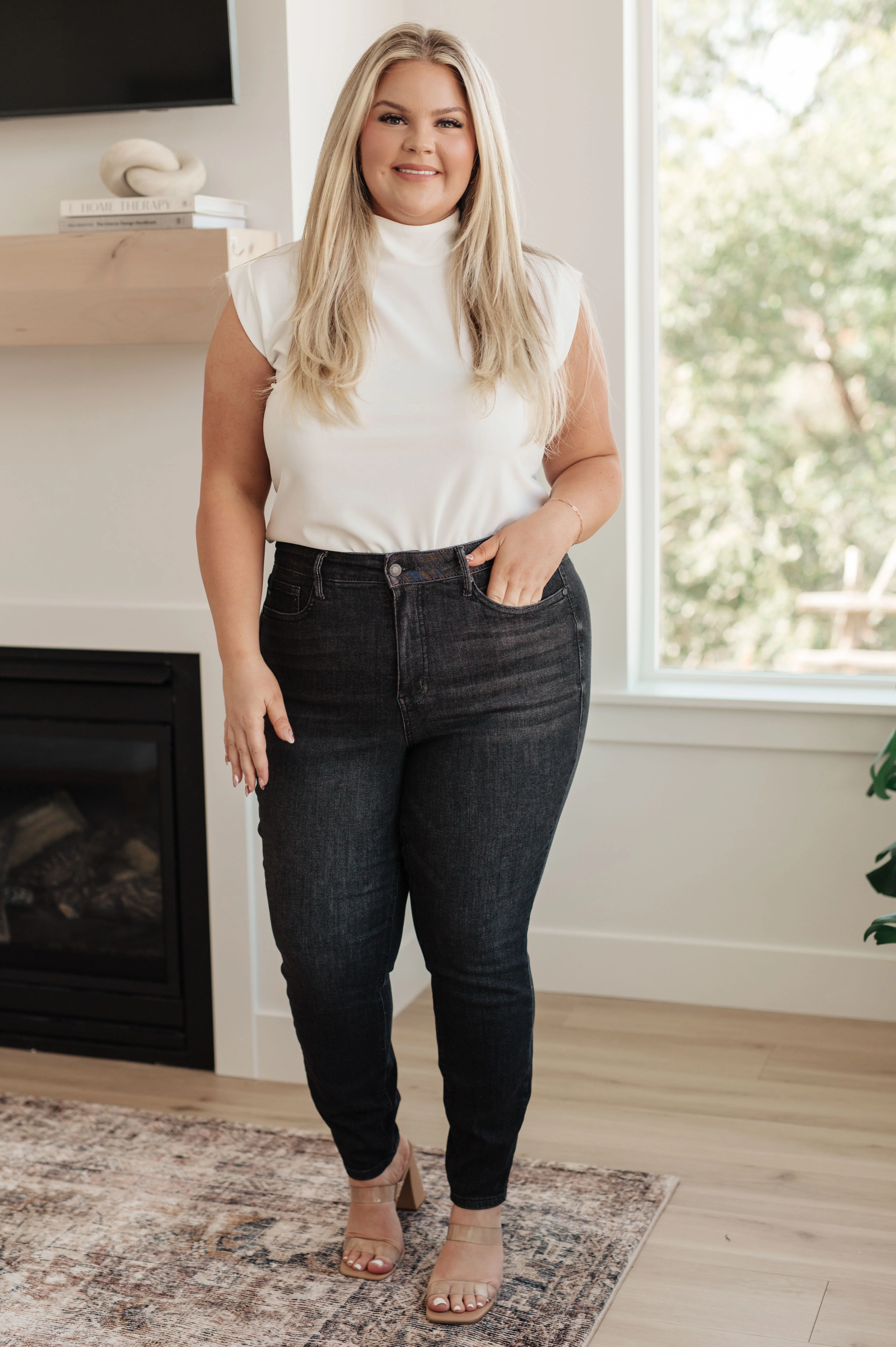 Octavia High Rise Control Top Skinny Jeans in Washed Black - 11/1/2023