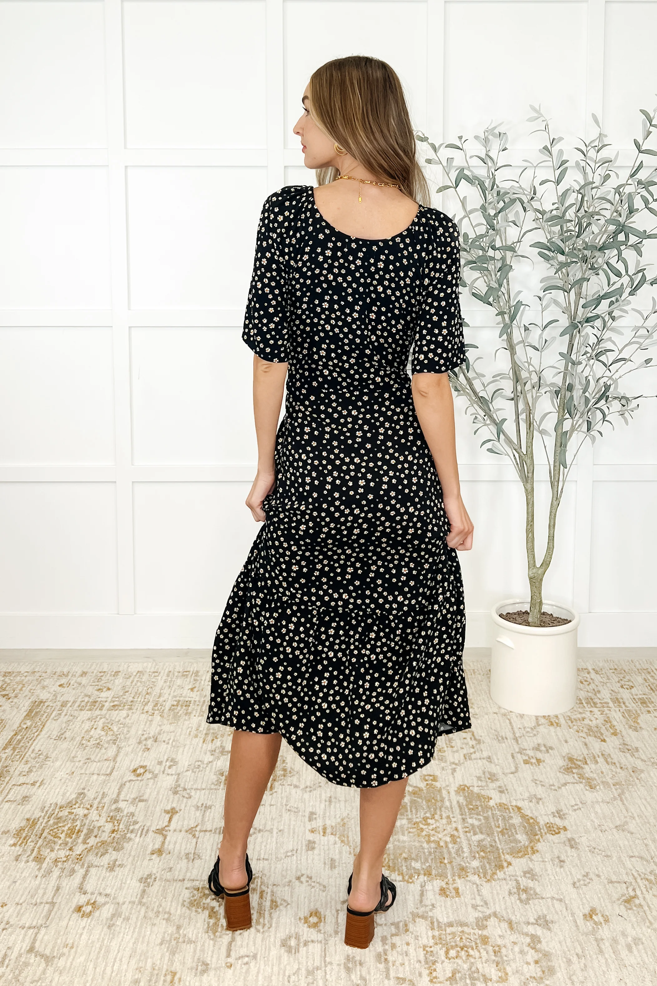 Olive Dress Daisy Blossoms - 5/2/2025 - Image 4