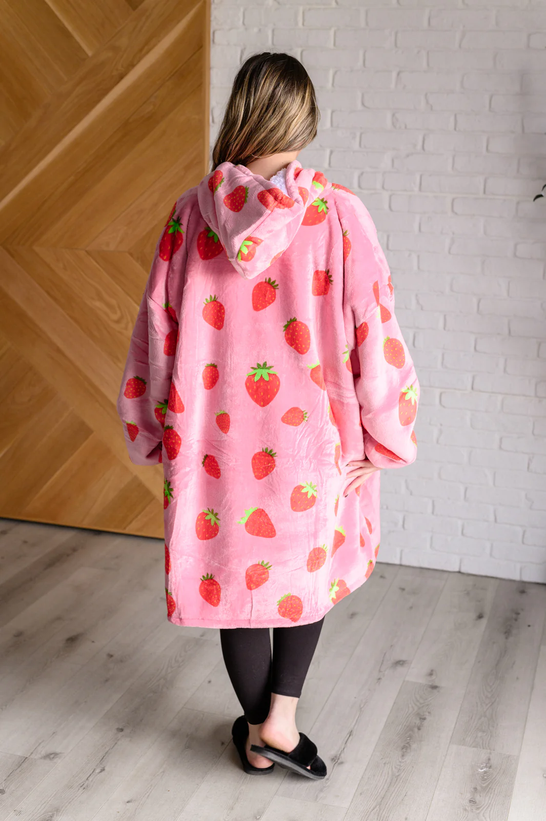 Oversized Blanket Hoodie in Strawberry - 12/6/2024 - Image 5