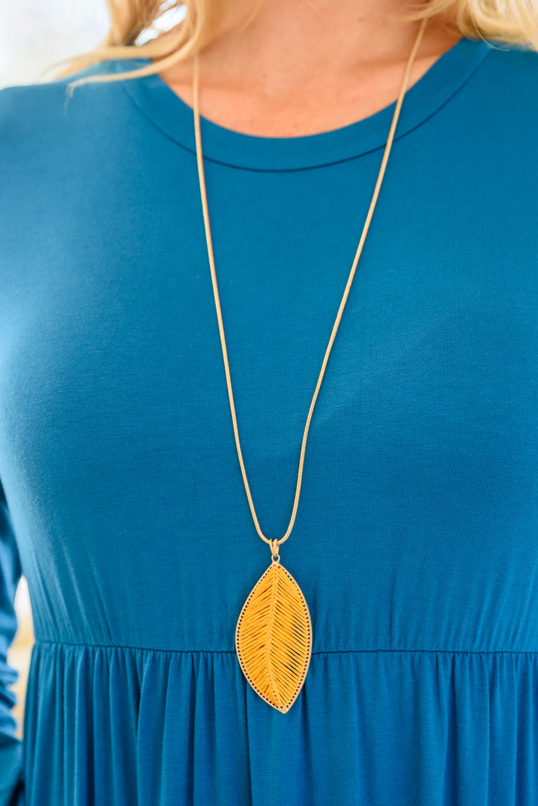 Phoebe Thread Leaf Pendant - 9/20/2022 - Image 4