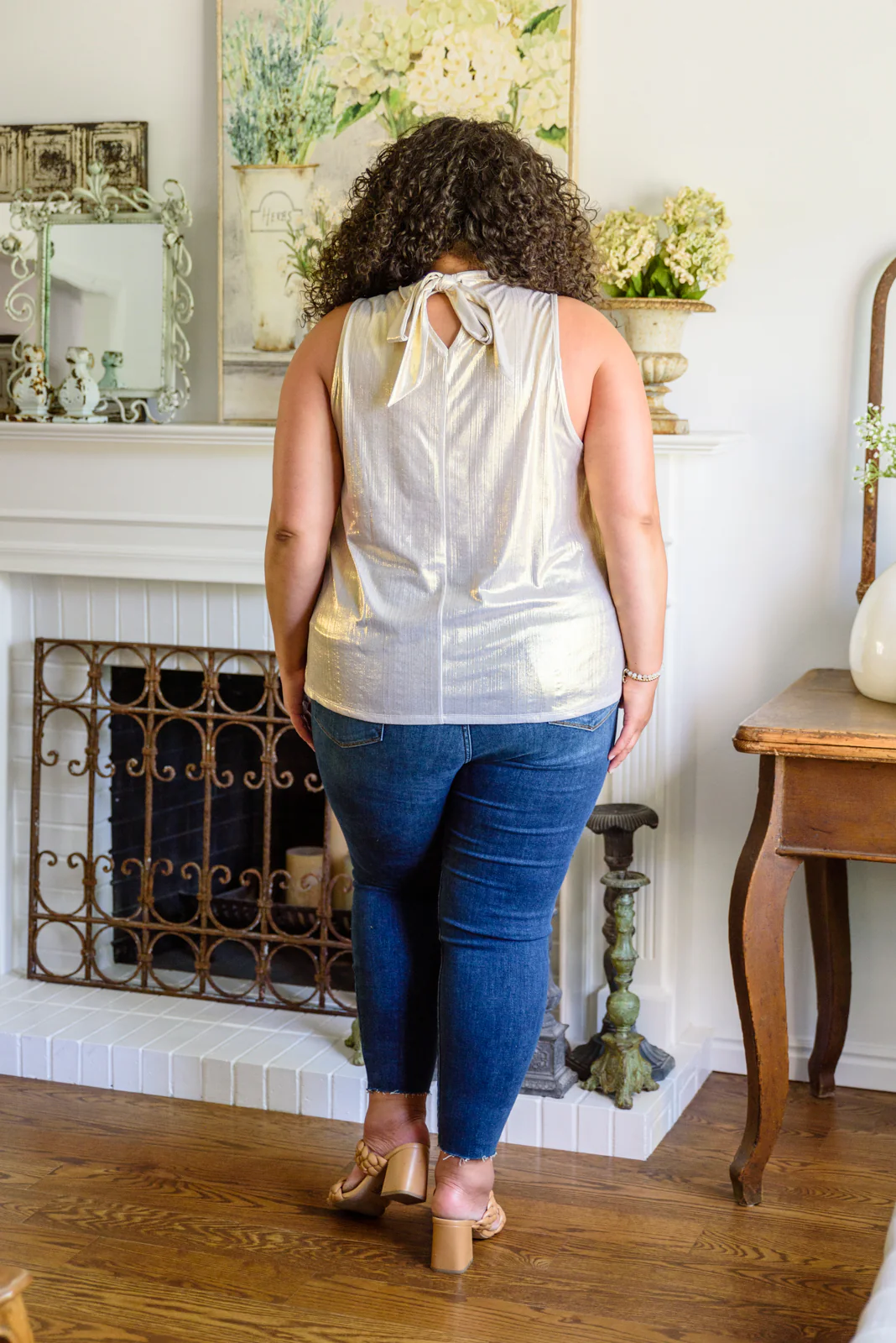 Photo Opt Sleeveless Blouse - 8/18/2022 - Image 12