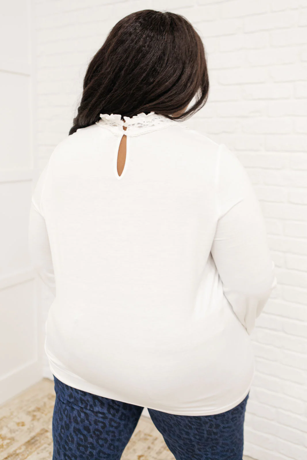 Picture This Top In Off White - 1/6/2022 - Image 23