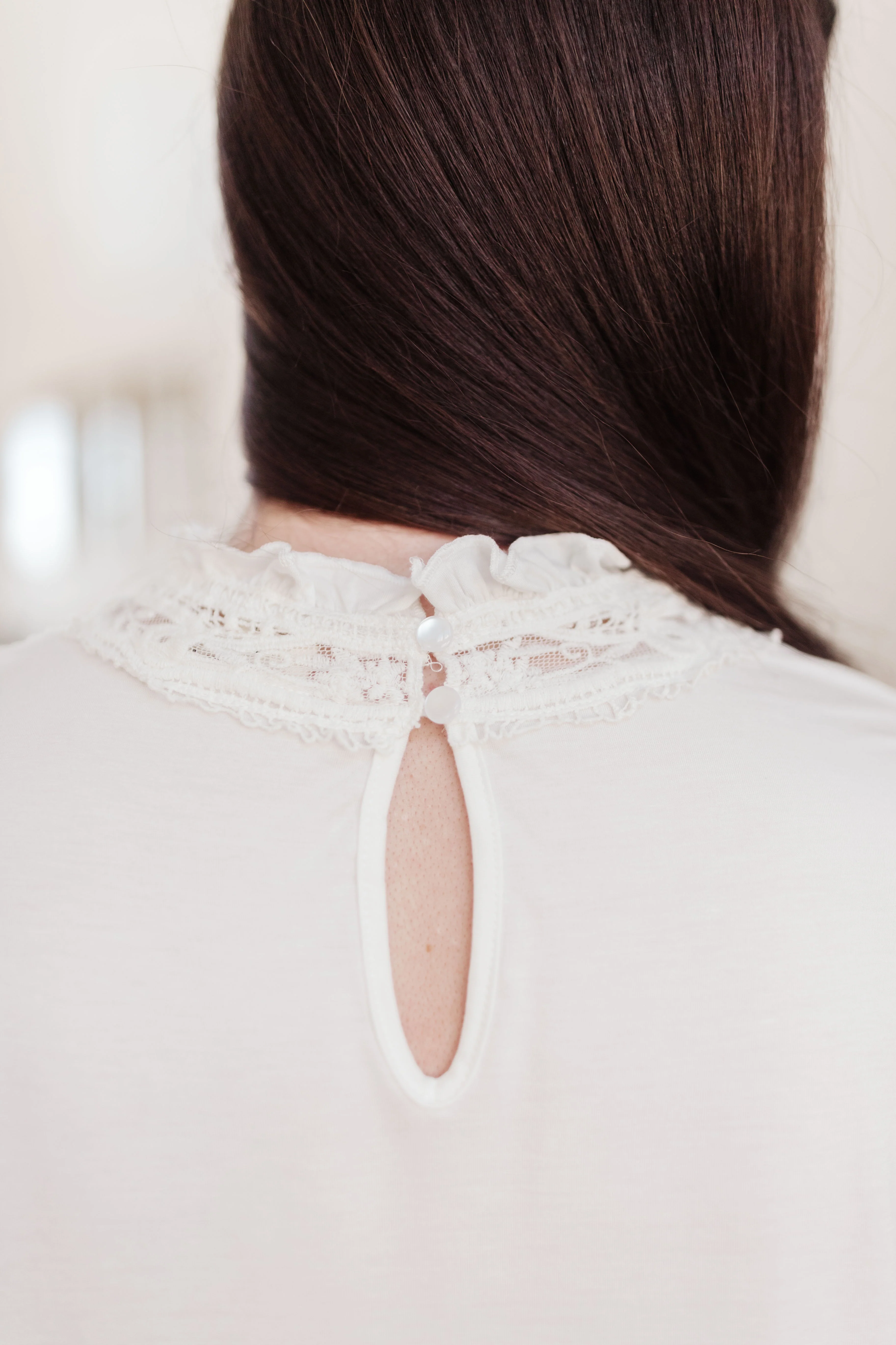 Picture This Top In Off White - 1/6/2022 - Image 30