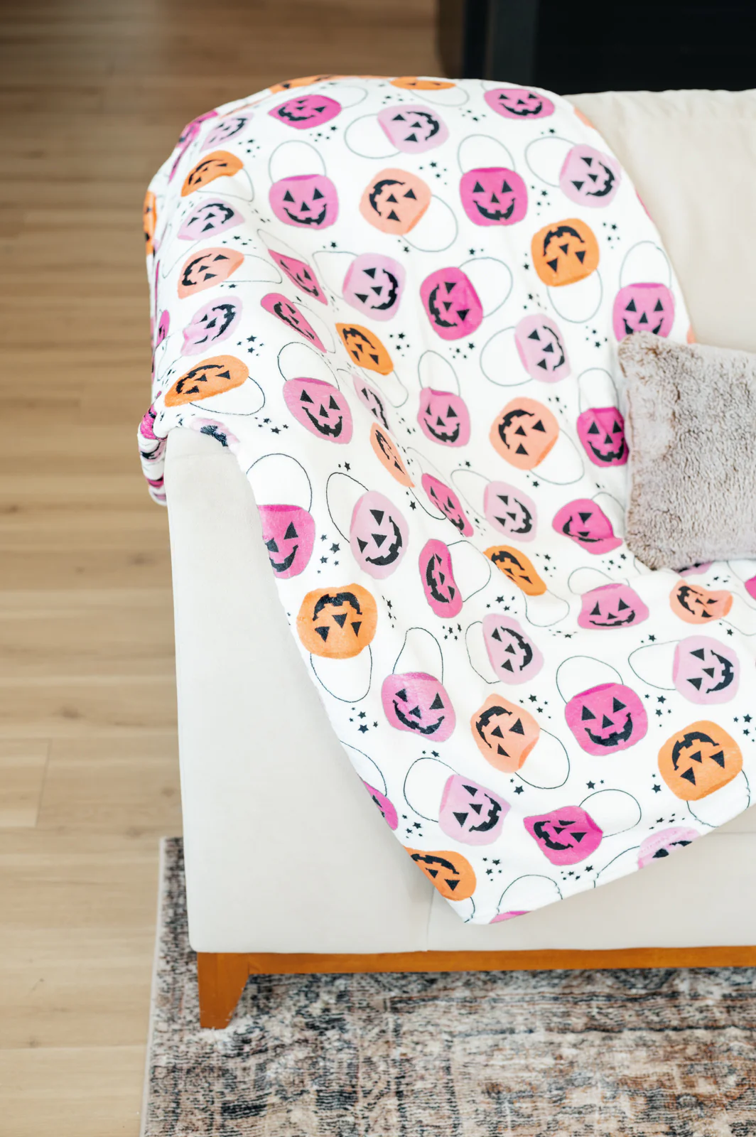 PREORDER: Halloween Fleece Blanket in Colorful Jacks - Image 2