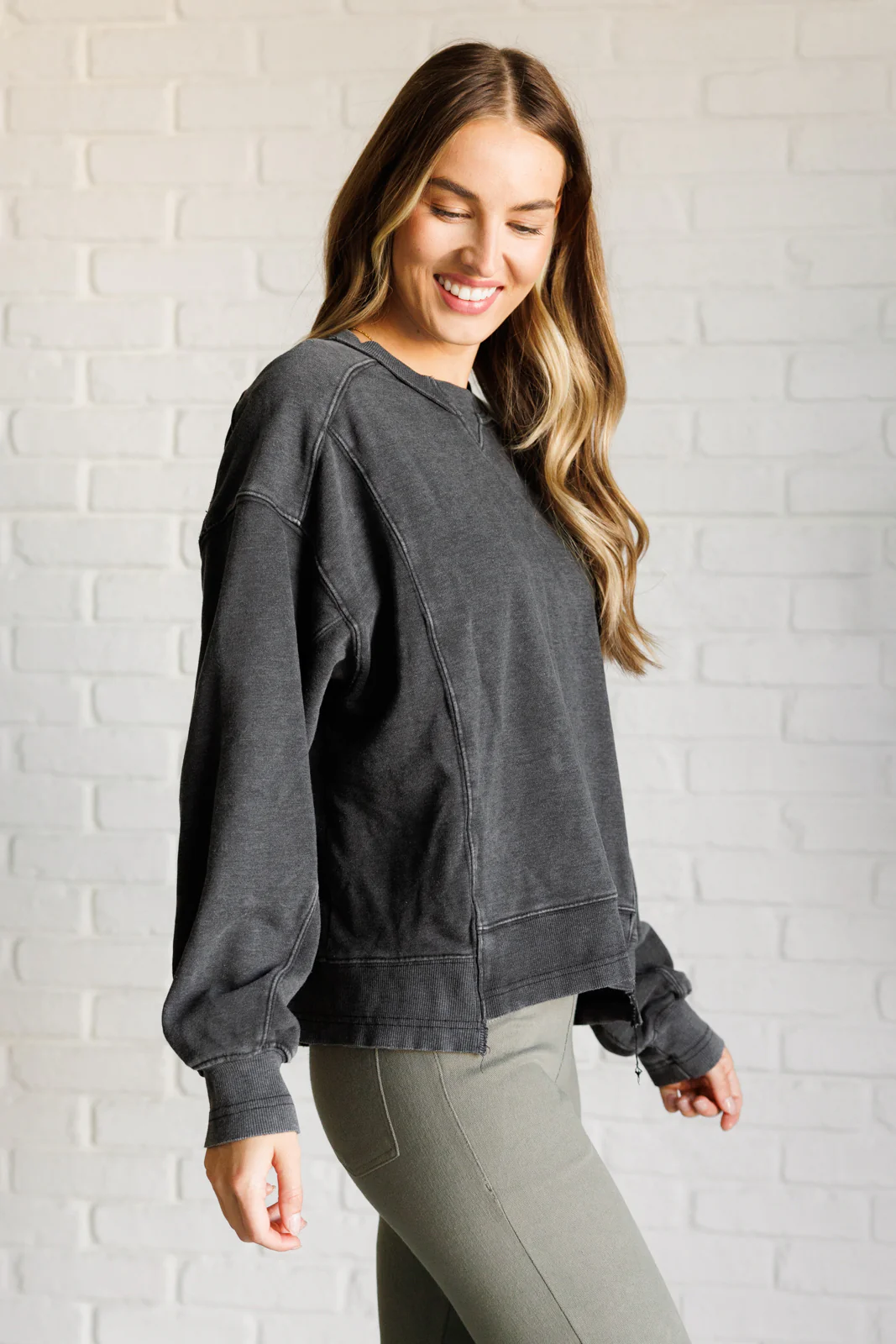 Quick Fix Mineral Wash Crew Neck Pullover in Black - 9/19/2024 - Image 5